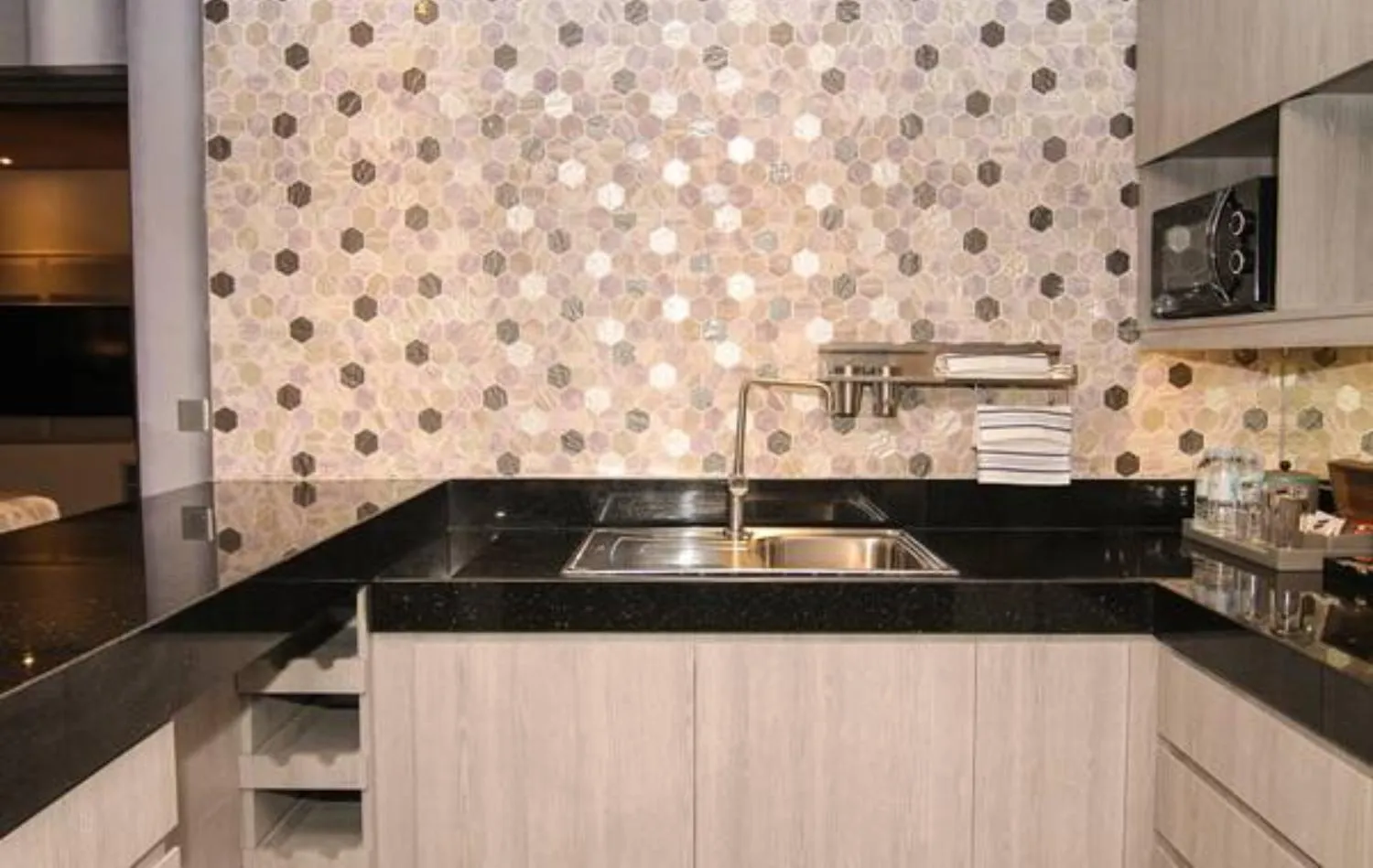 Kitchen or kitchenette in bai Hotel Cebu