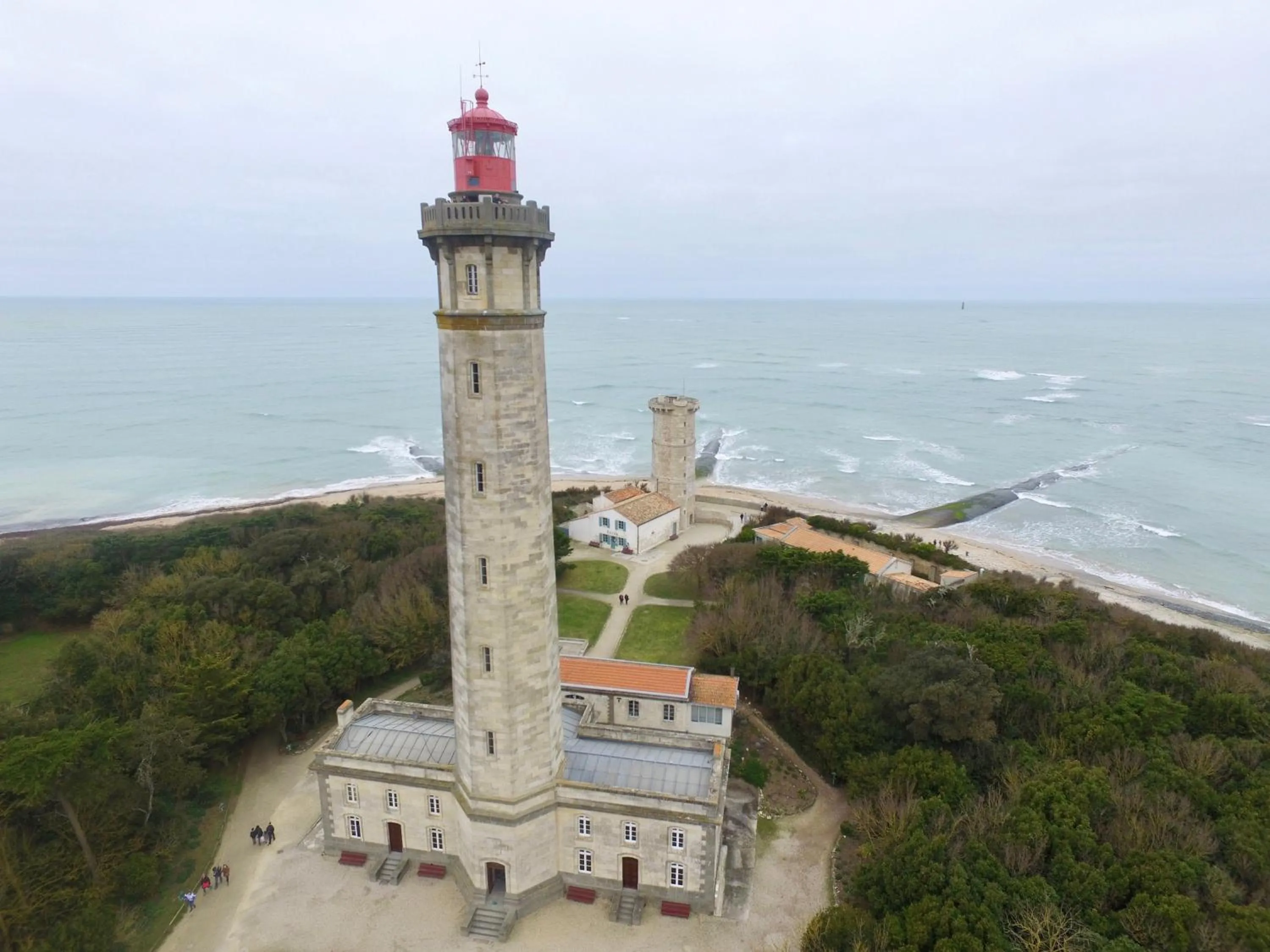 Nearby landmark in Le Chat Botté