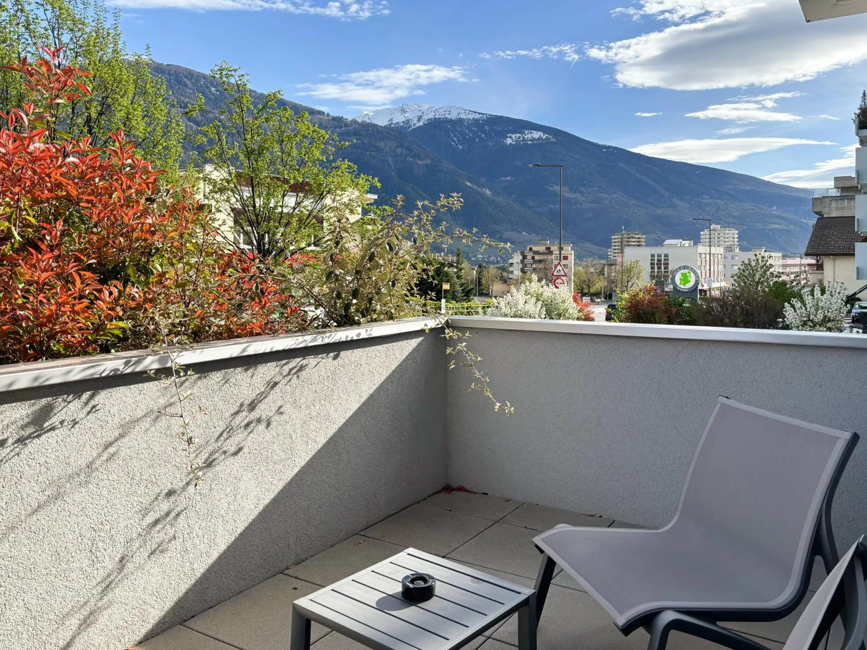 Balcony/Terrace in Nonanteneuf Appart-hôtel Sierre - Self Check-in