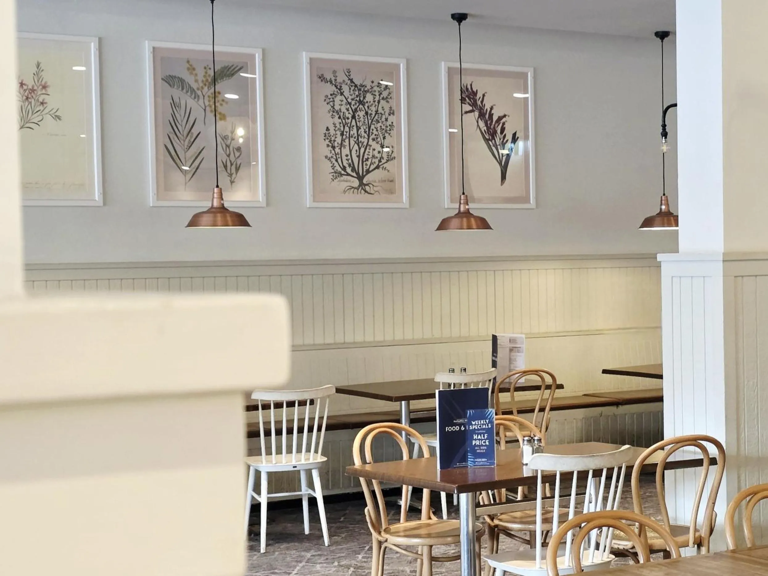 Restaurant/places to eat in Panania Hotel Sydney