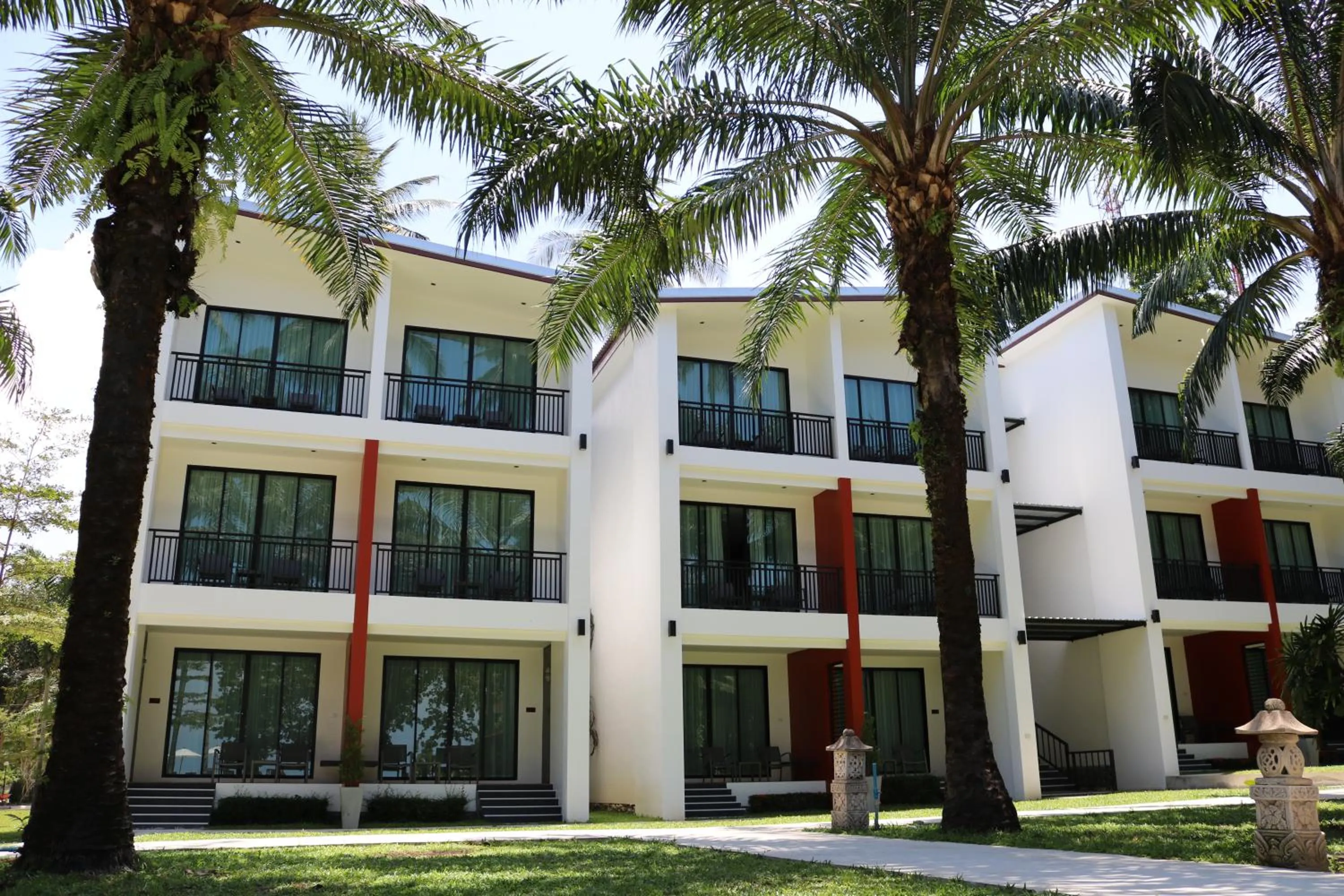 Facade/entrance in Prasarnsook Villa Beach Resort