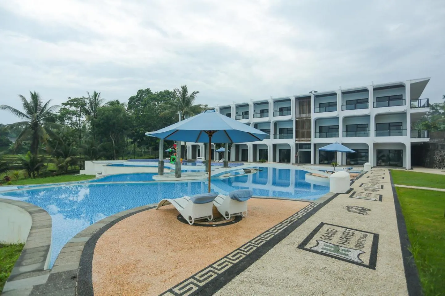 Grand Harvest Resort & Villas