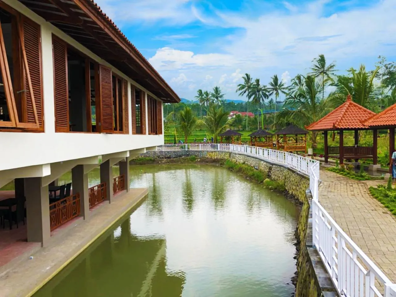 Grand Harvest Resort & Villas