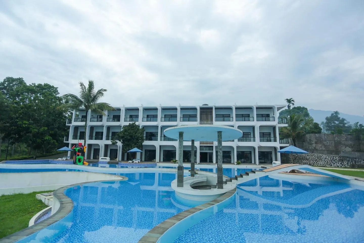 Grand Harvest Resort & Villas