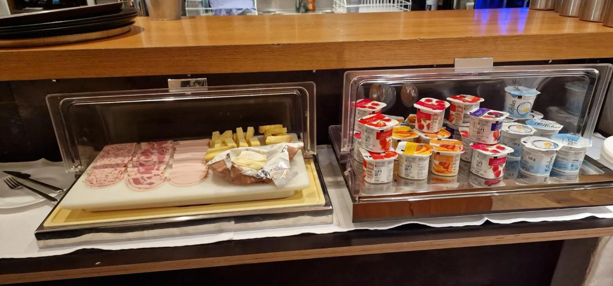 Breakfast in Les Negociants