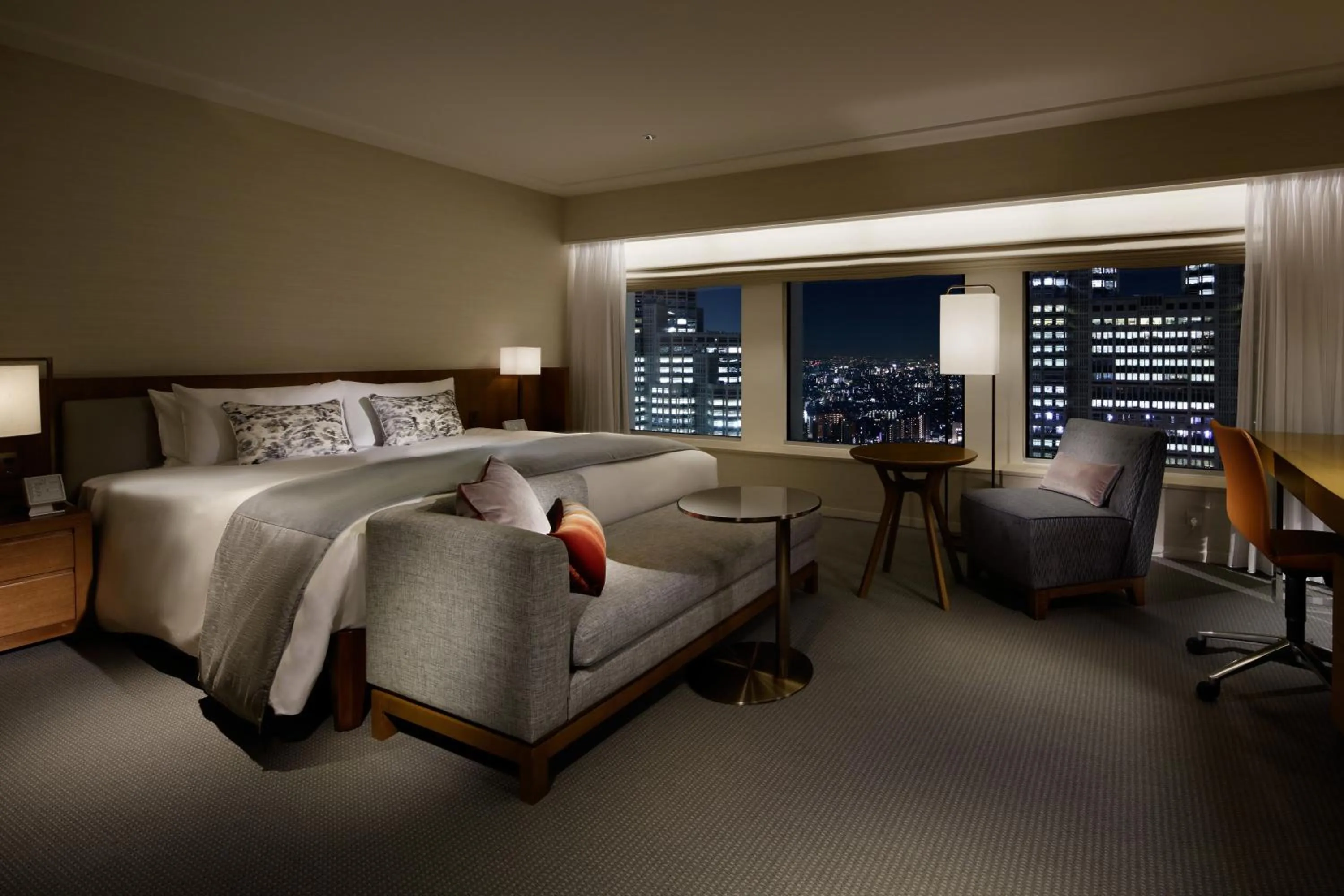 Photo of the whole room, Bed in Keio Plaza Hotel Tokyo Premier Grand