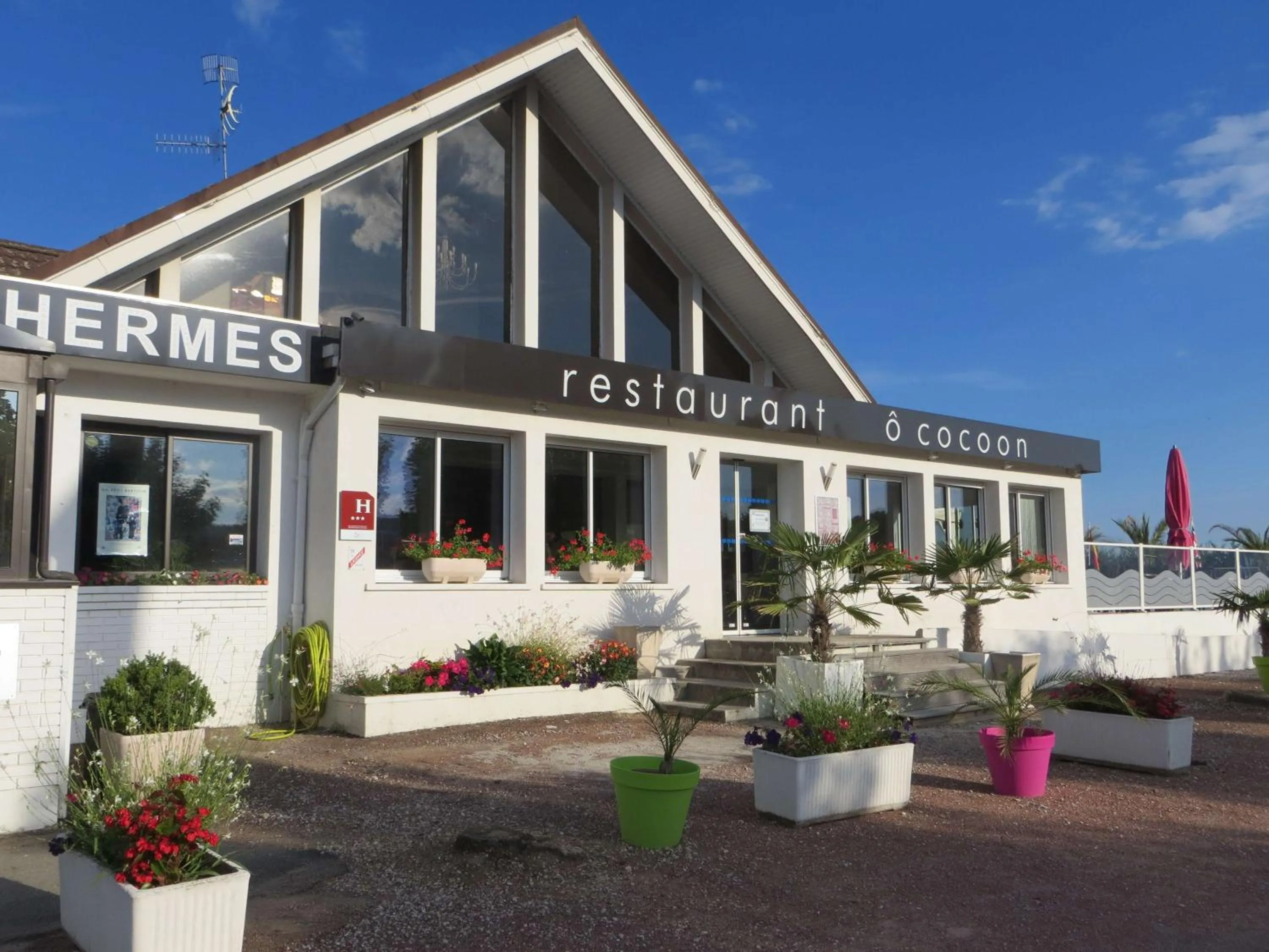 Property building in Brit Hotel Dijon Hermes