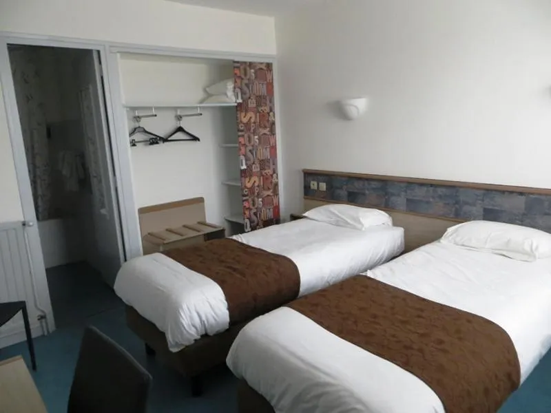 Bed in Brit Hotel Dijon Hermes