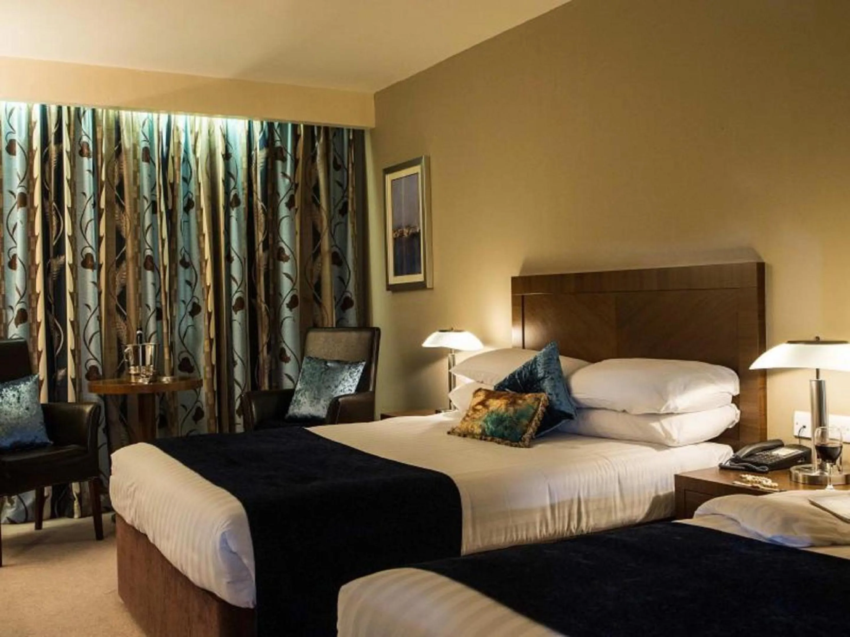 Bedroom, Bed in Ballyroe Lodge