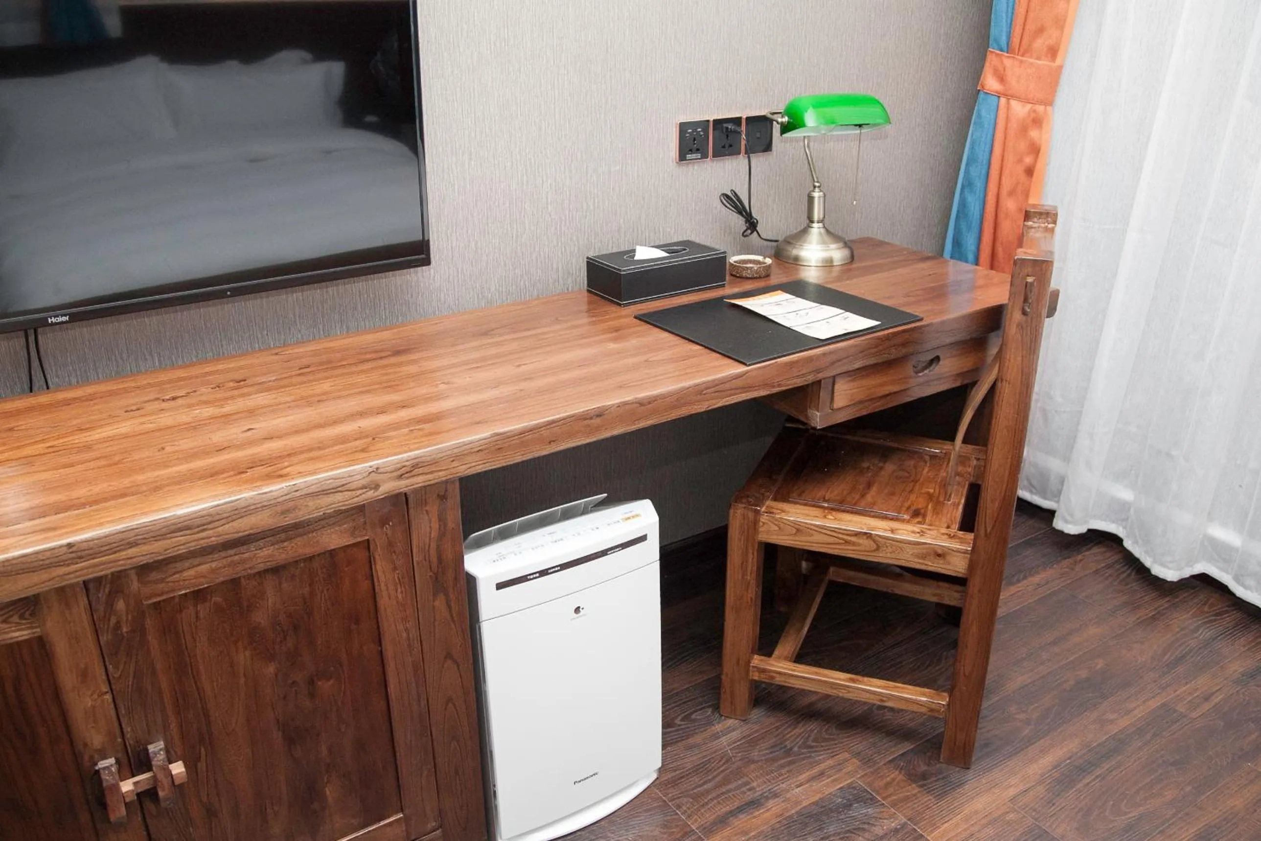 hair dresser in Qingdao MG Hotel l Walking distance to the beach & railway station & St Michaels Cathedral