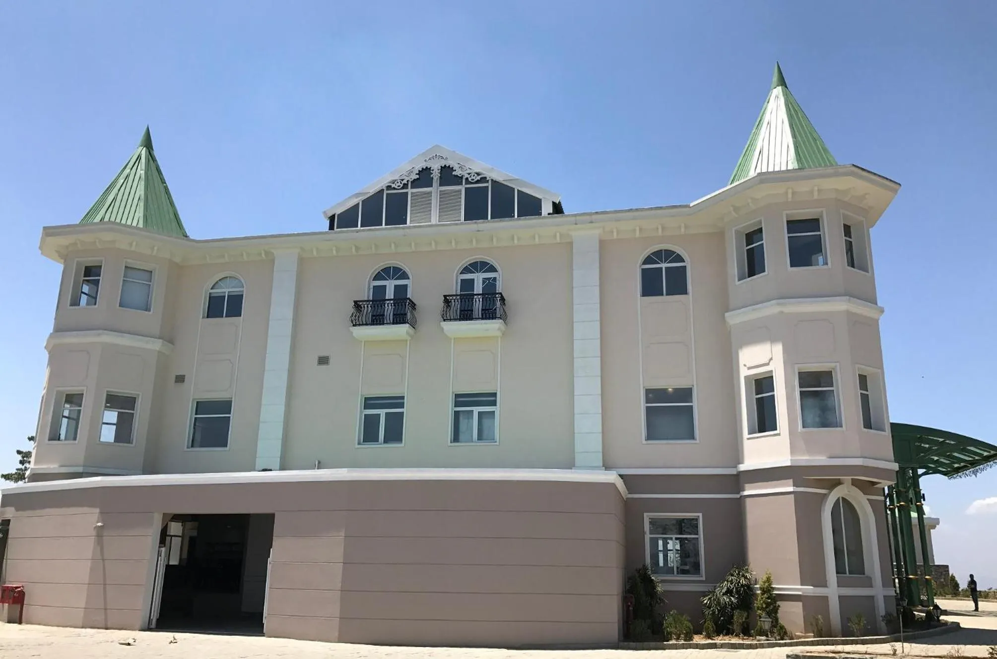 Property building in Club Mahindra Pristine Peaks Naldehra