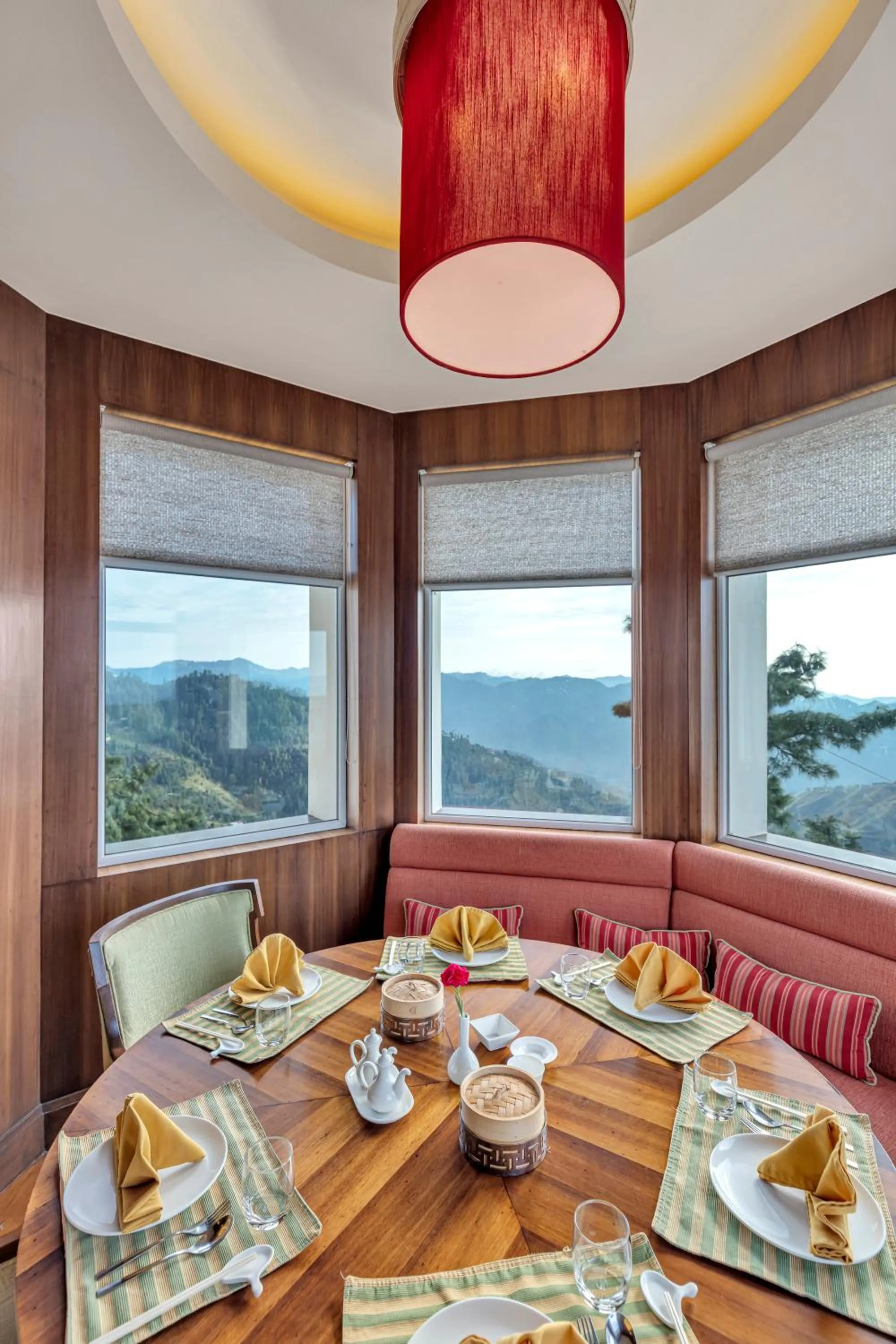 Restaurant/places to eat in Club Mahindra Pristine Peaks Naldehra