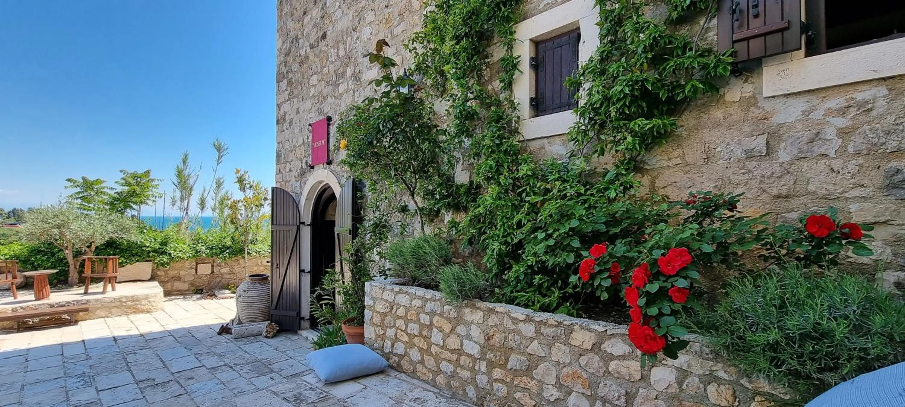 Property building in Hotel Palata Venezia