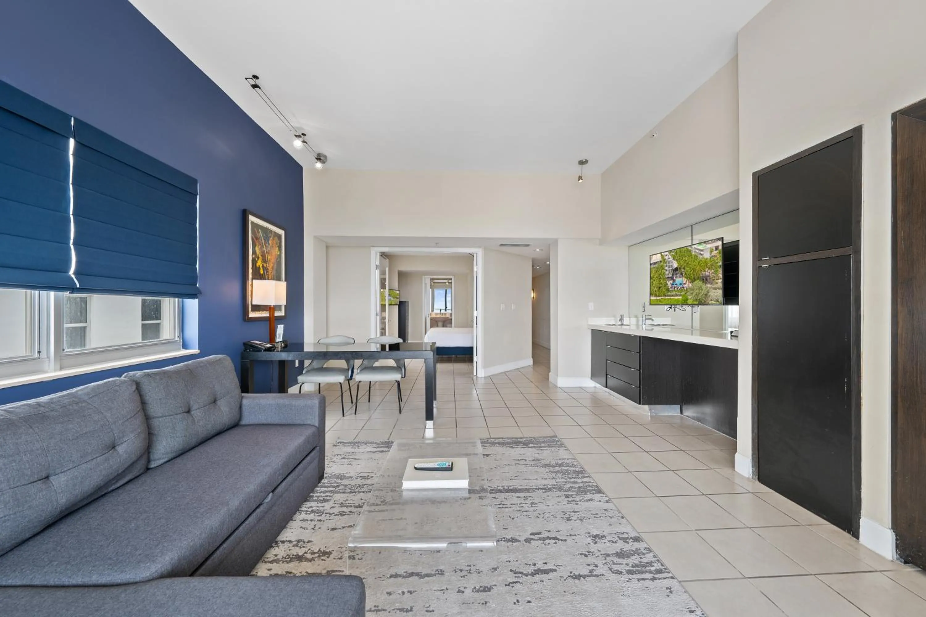 Library in The Sagamore Hotel South Beach