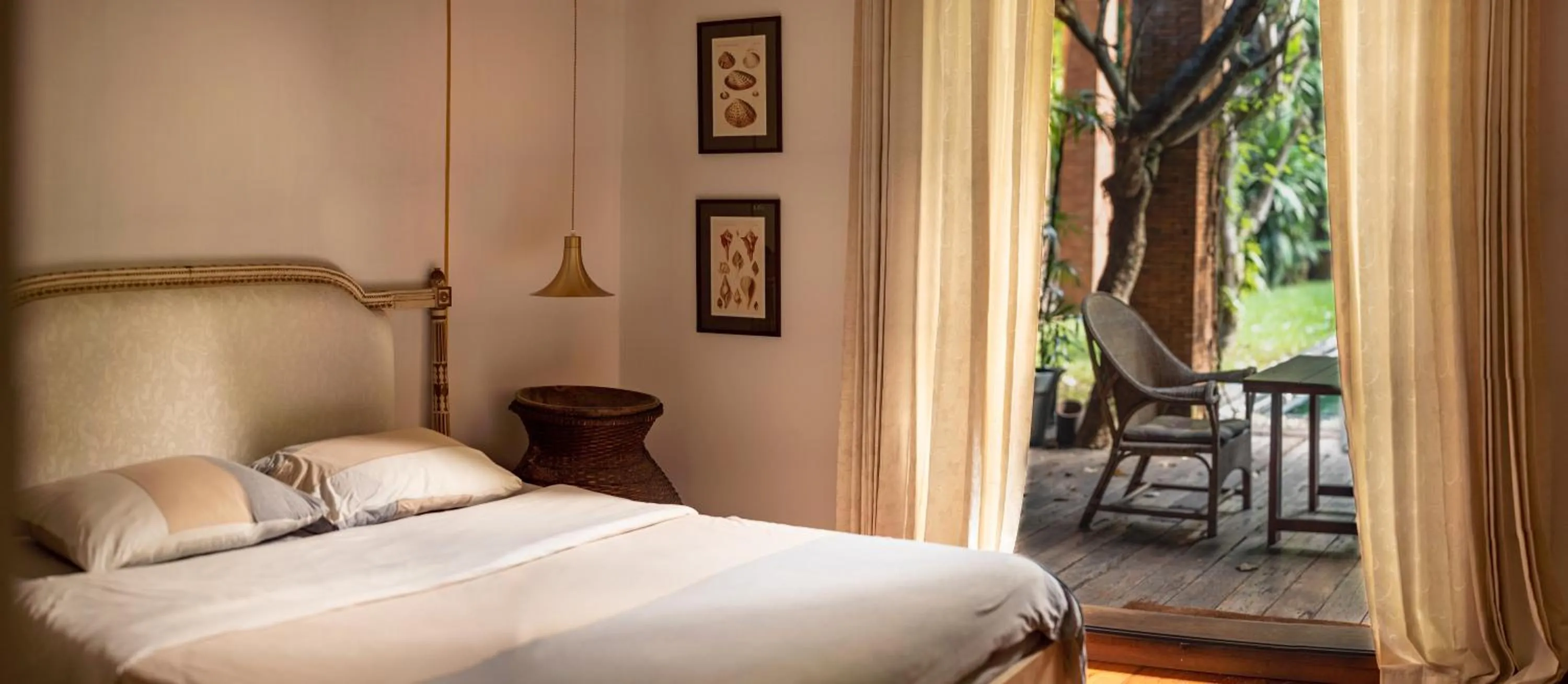 Bed in Chandra Residence