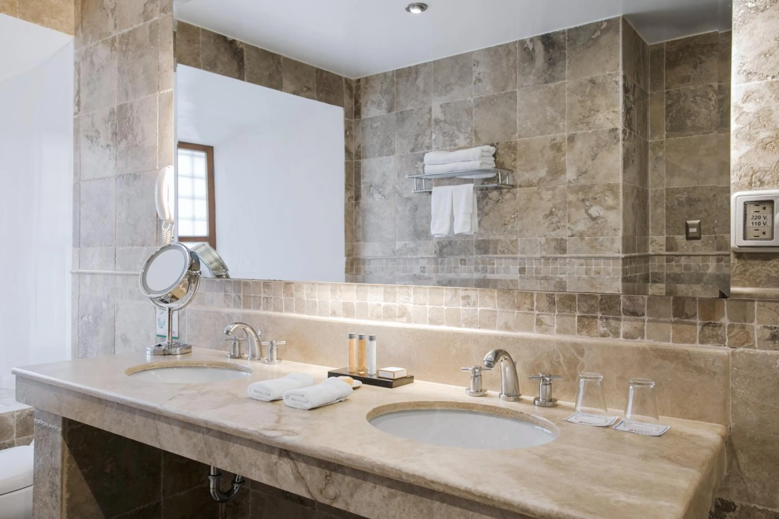 Bathroom in Wyndham Costa del Sol Cusco