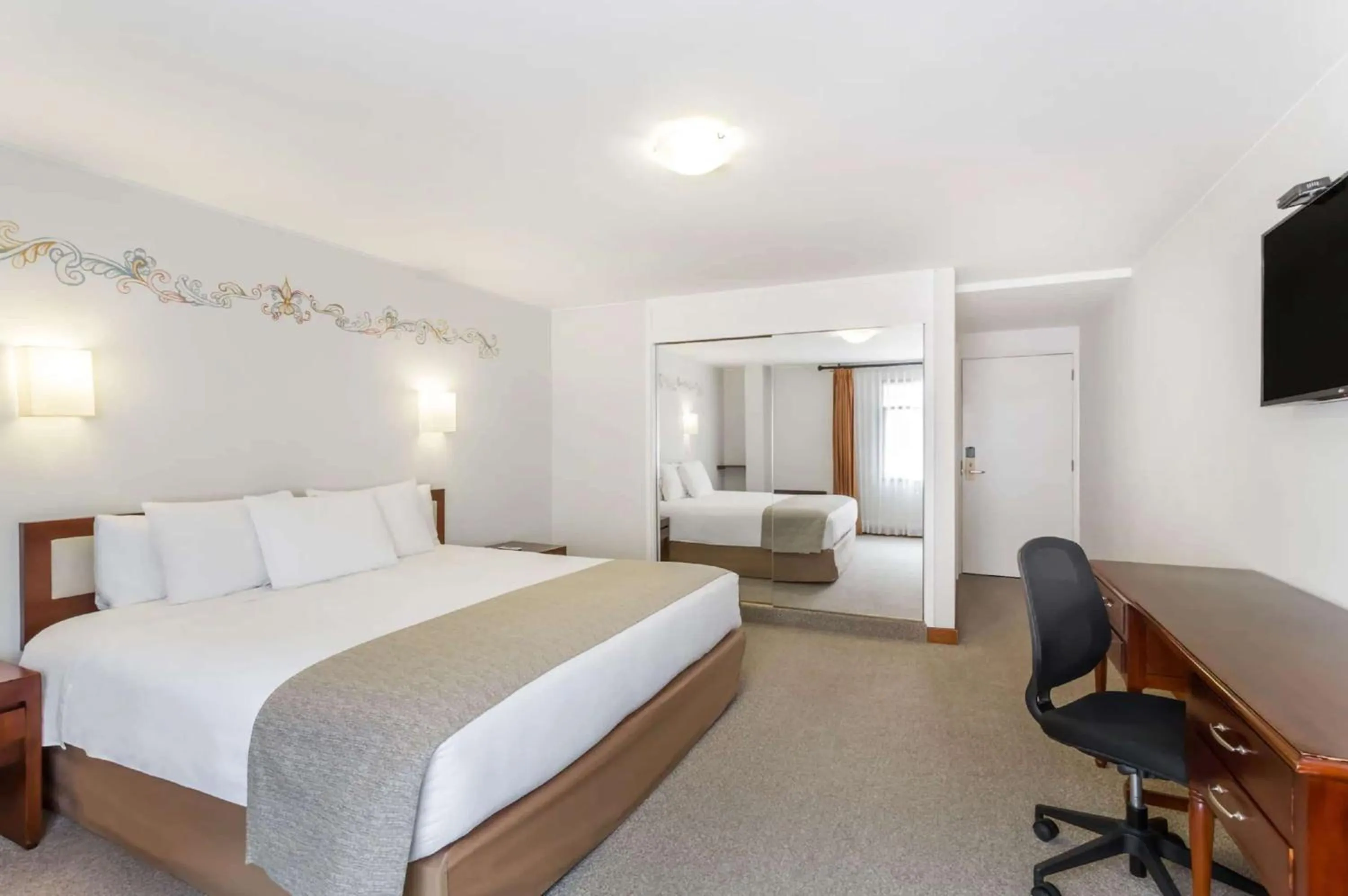 Bedroom, Bed in Wyndham Costa del Sol Cusco