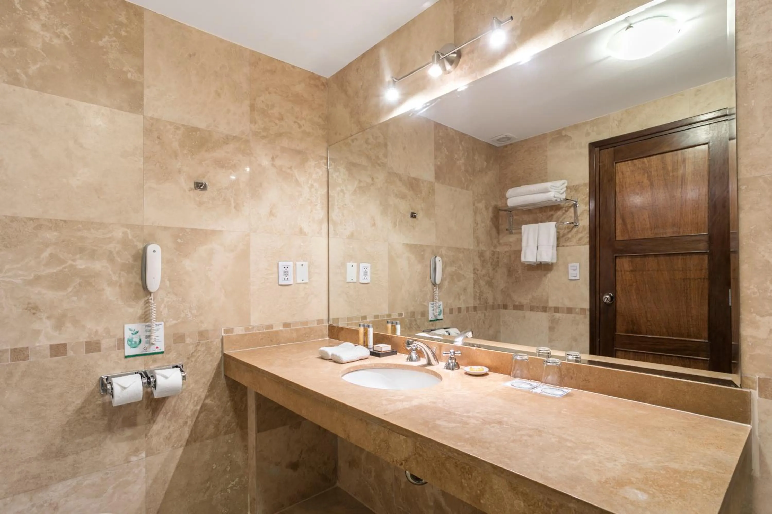 Bathroom in Wyndham Costa del Sol Cusco