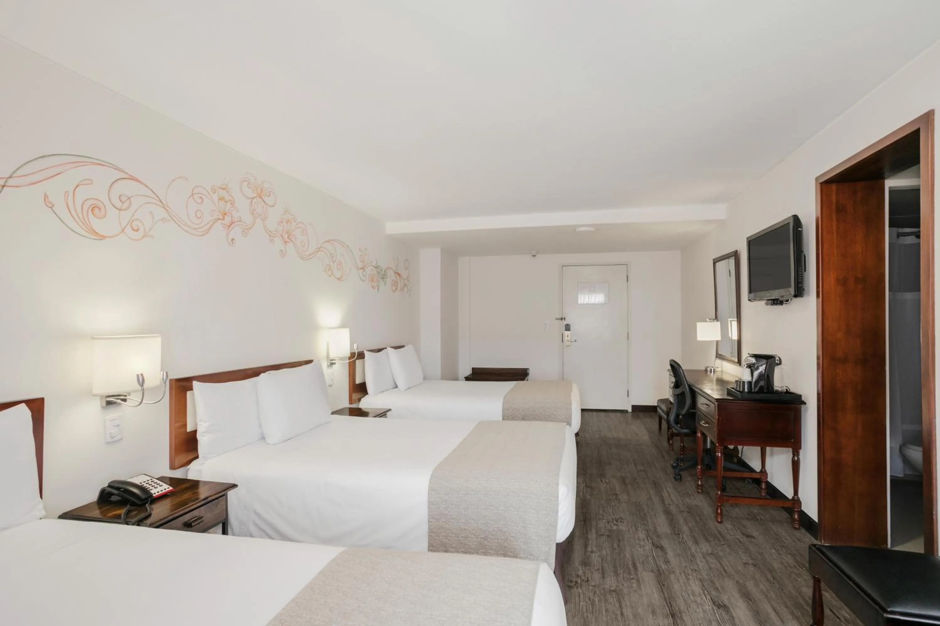 Bedroom, Bed in Wyndham Costa del Sol Cusco