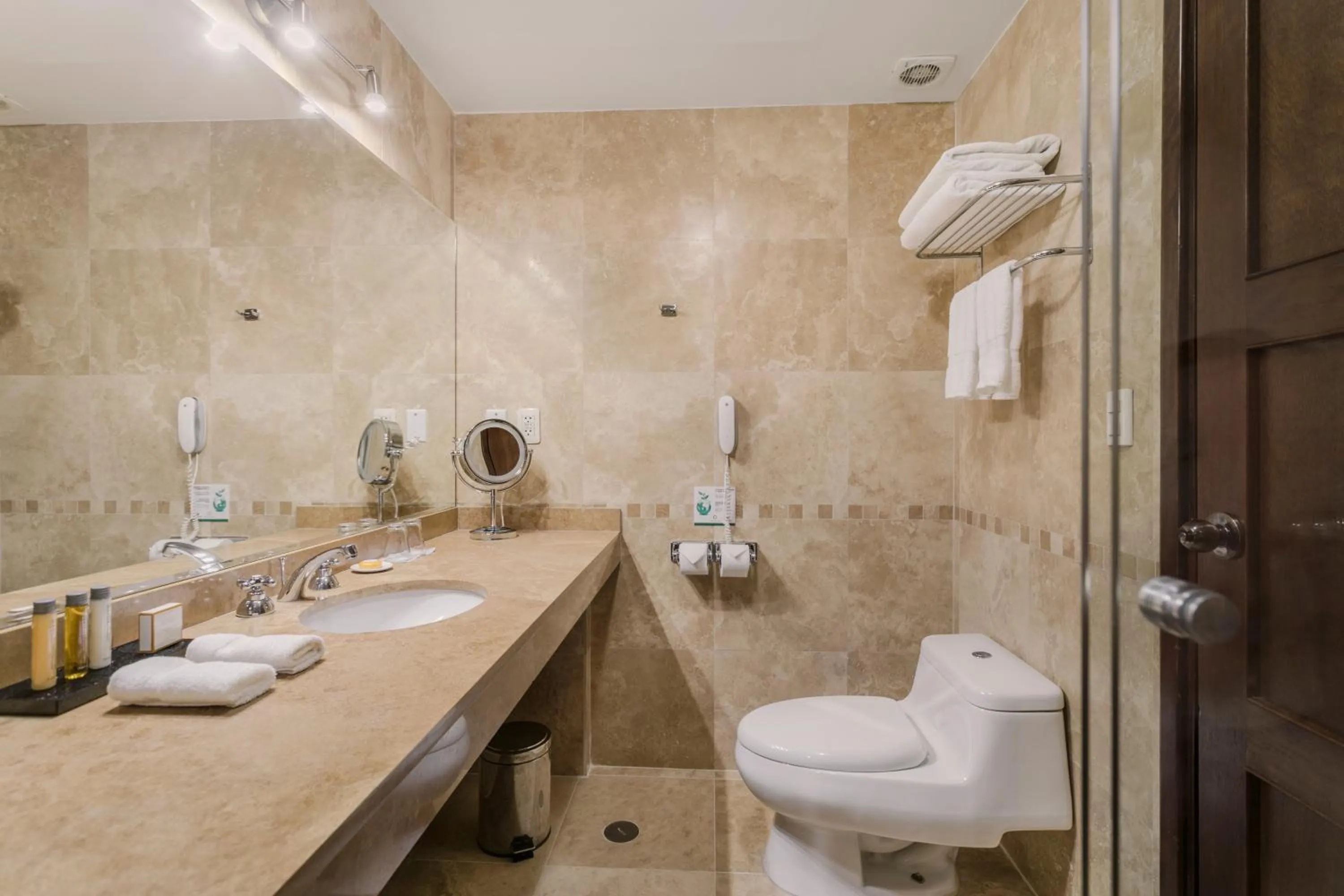 Bathroom in Wyndham Costa del Sol Cusco