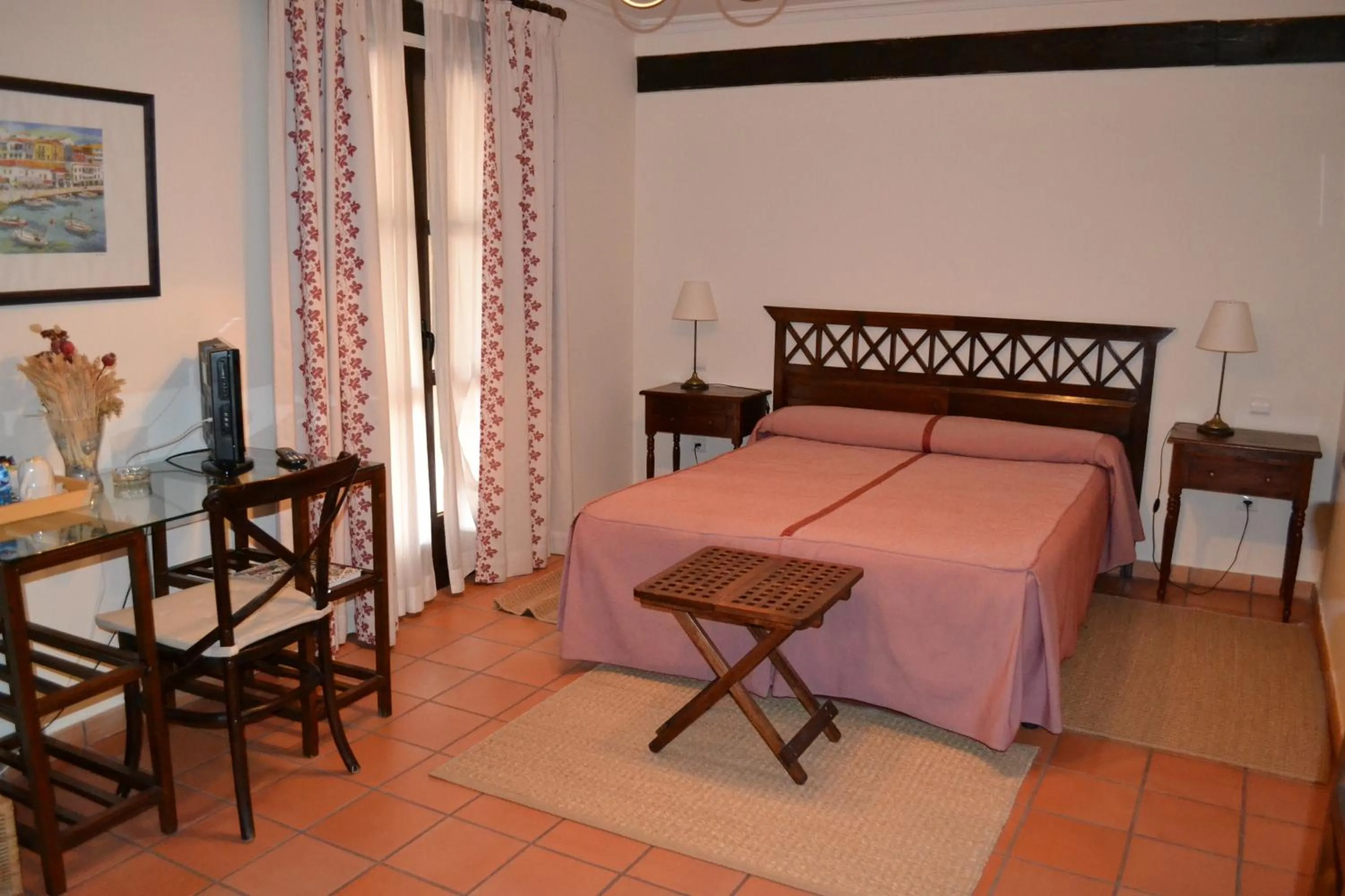 Photo of the whole room, Bed in La Posada Real del Pinar
