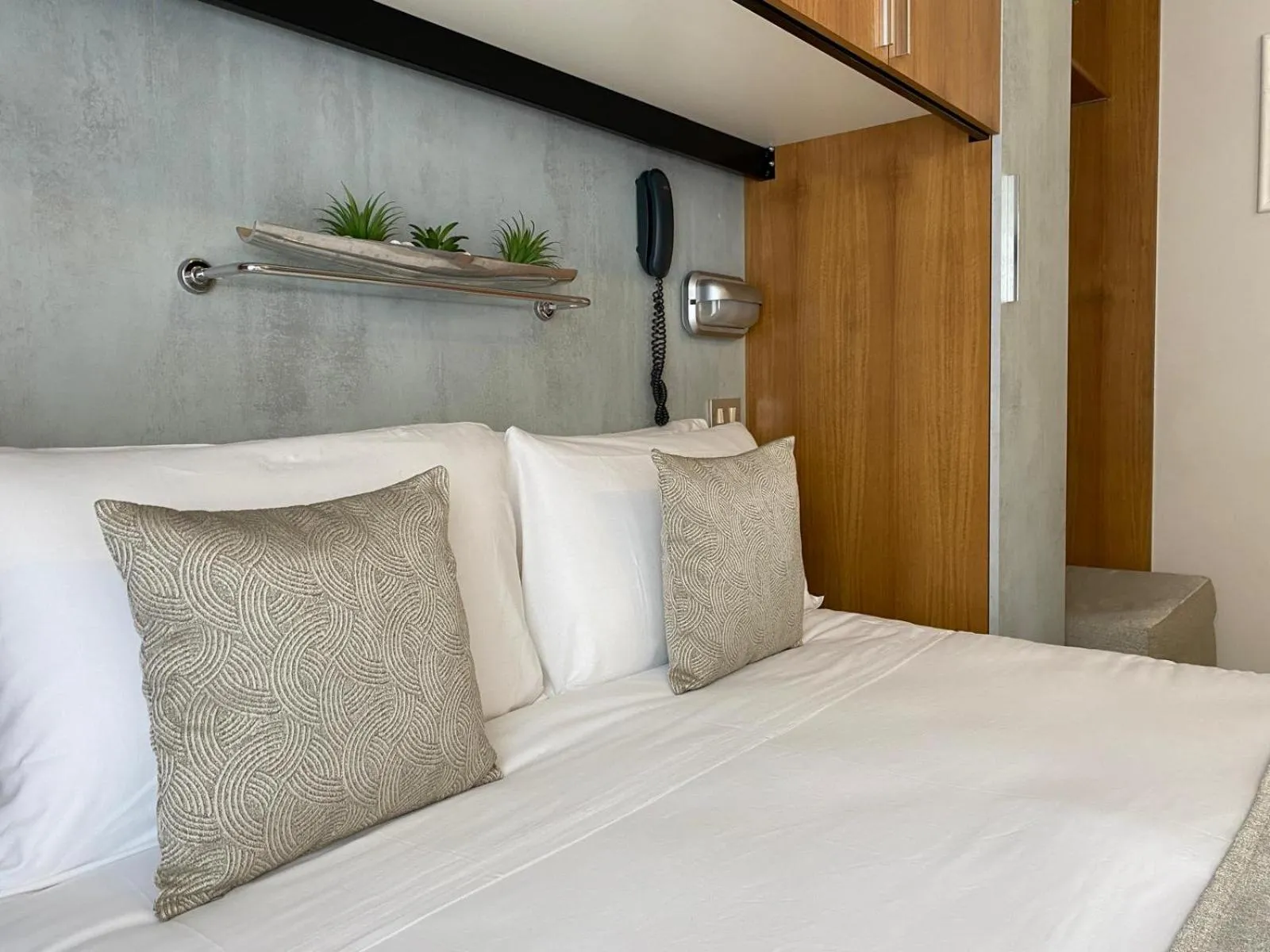 Bedroom, Bed in Golf Hotel