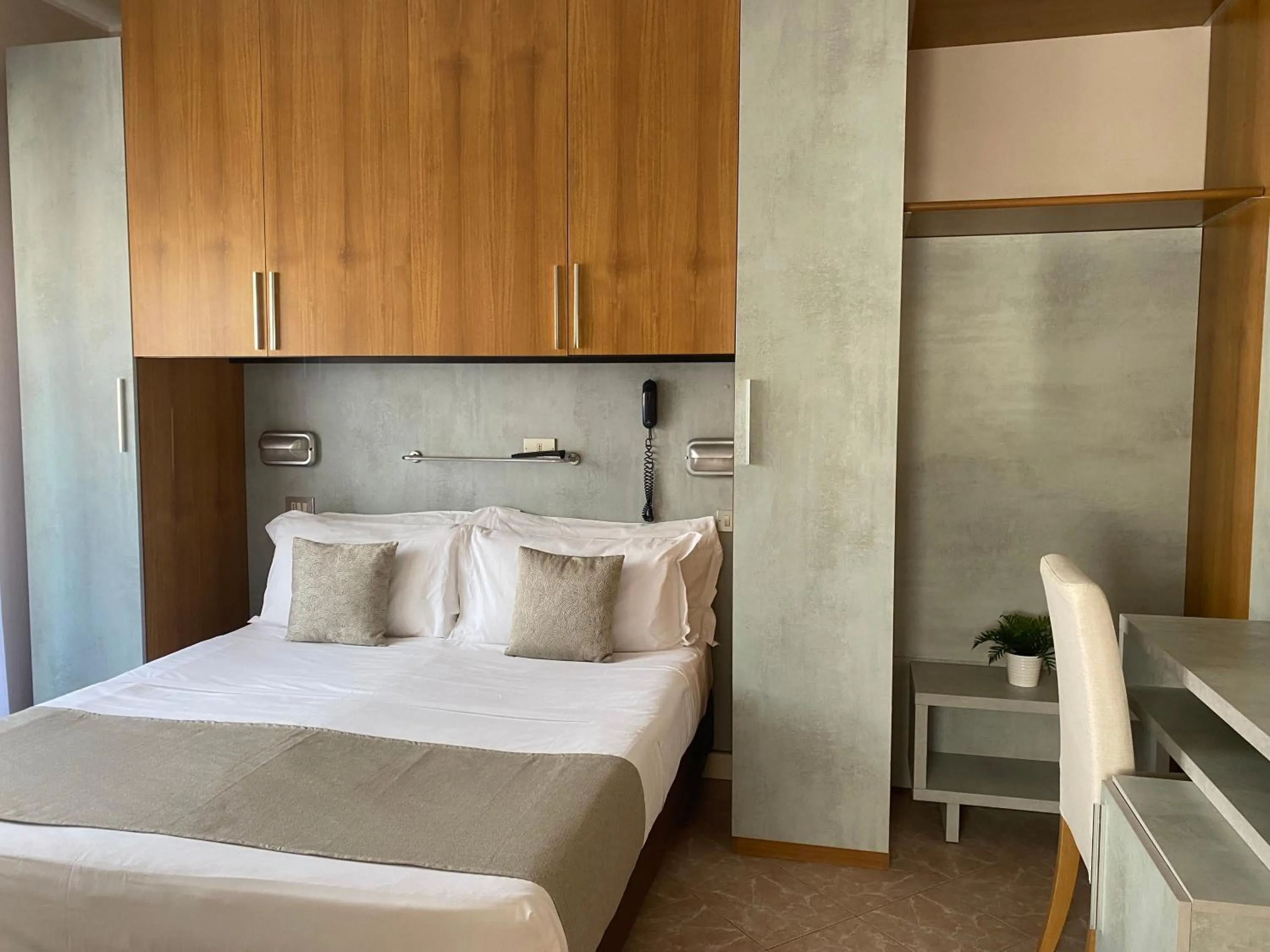 Bedroom, Bed in Golf Hotel