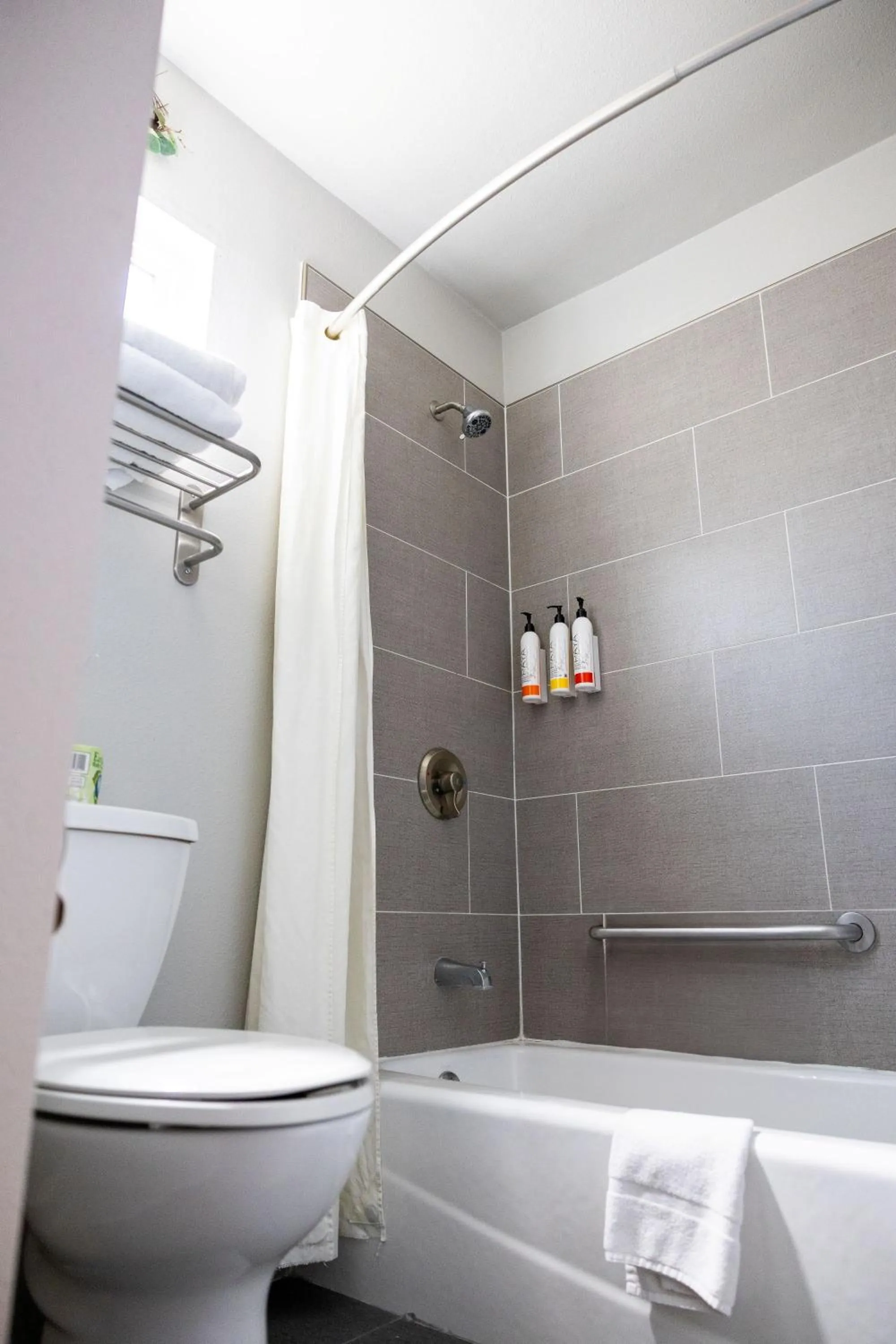 Bathroom in Alamo Inn and Suites - Convention Center