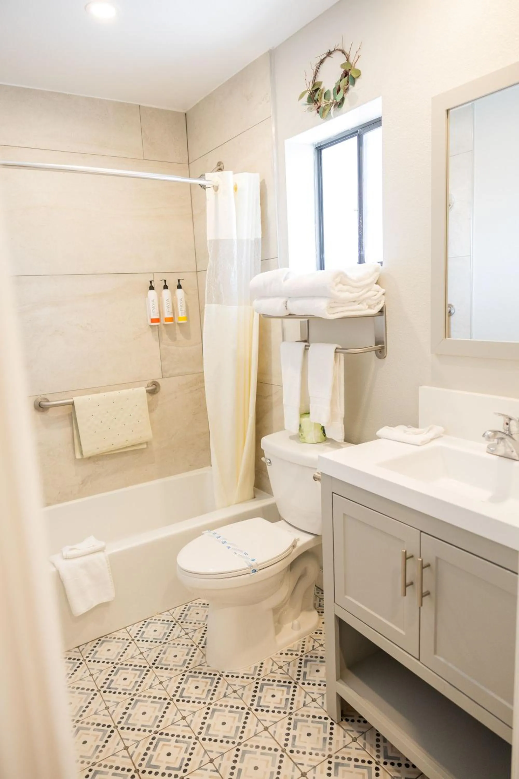 Bathroom in Alamo Inn and Suites - Convention Center