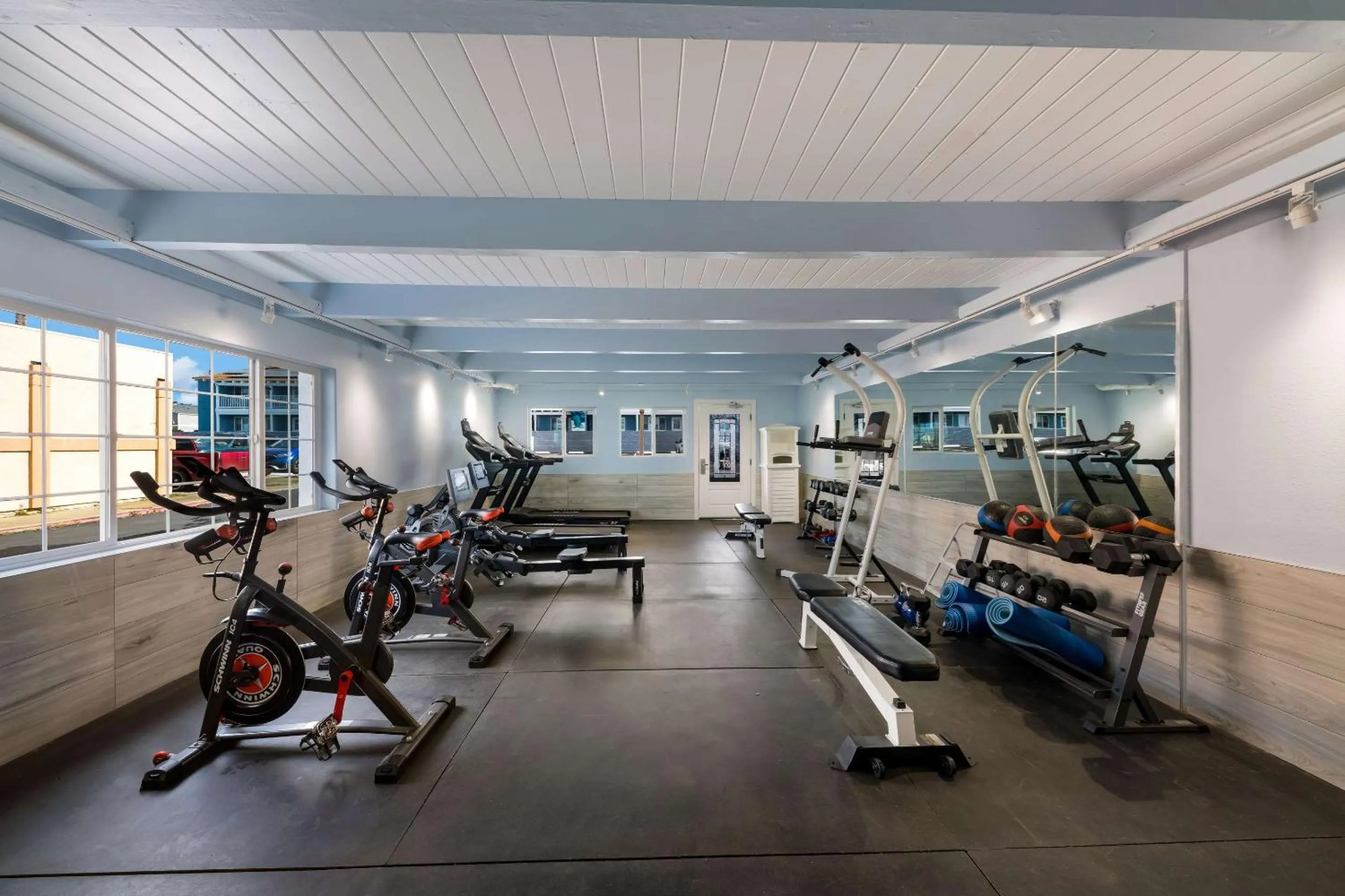 Fitness centre/facilities in Pacific Coast Roadhouse - SureStay Collection by Best Western