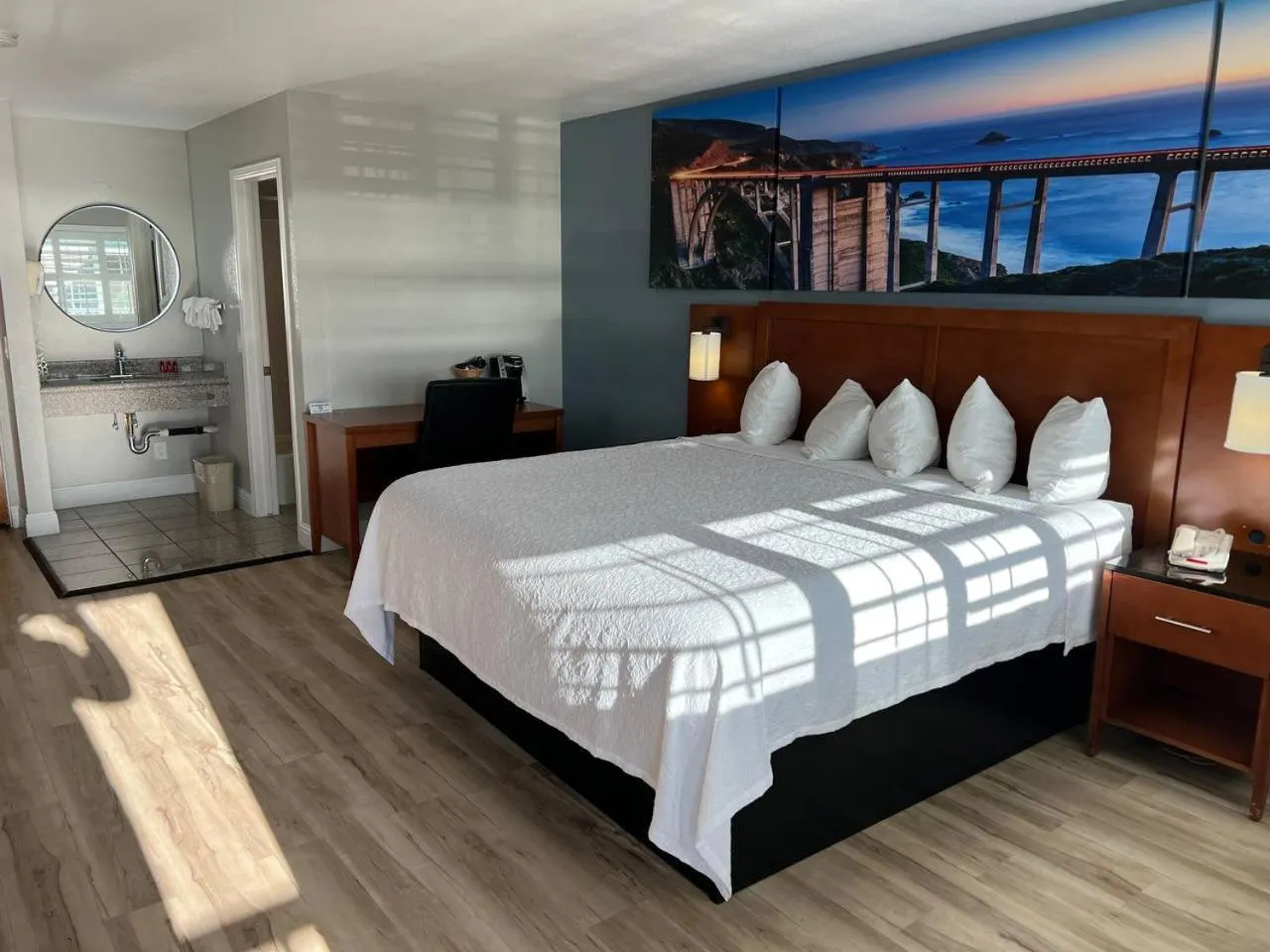 Bedroom, Bed in Pacific Coast Roadhouse - SureStay Collection by Best Western