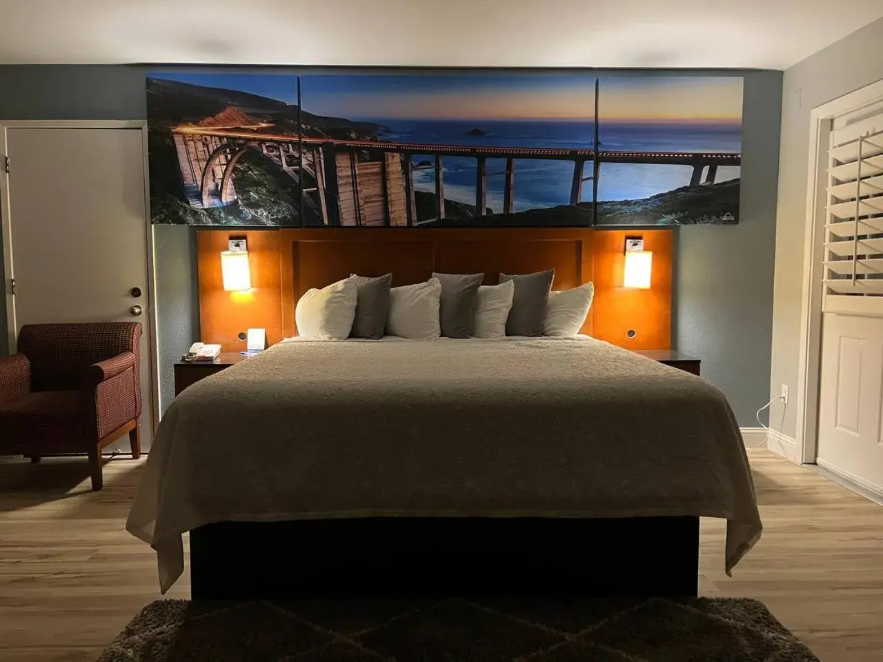 King Suite Oceanview with Sleeper Lounge in Pacific Coast Roadhouse - SureStay Collection by Best Western King Suite Oceanview with Sleeper Lounge in Pacific Coast Roadhouse - SureStay Collection by Best Western