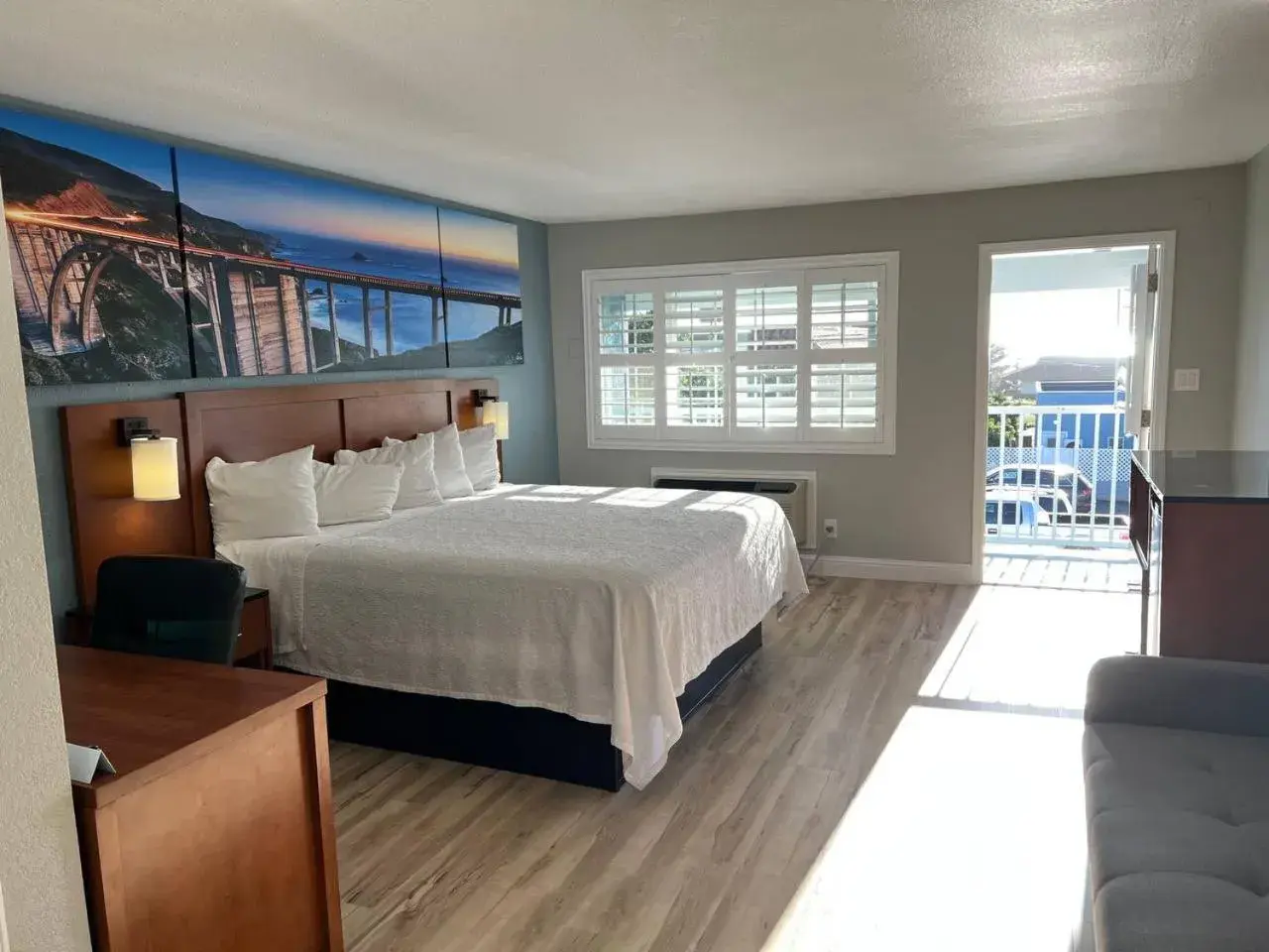 King Room with Ocean View in Pacific Coast Roadhouse - SureStay Collection by Best Western King Room with Ocean View in Pacific Coast Roadhouse - SureStay Collection by Best Western