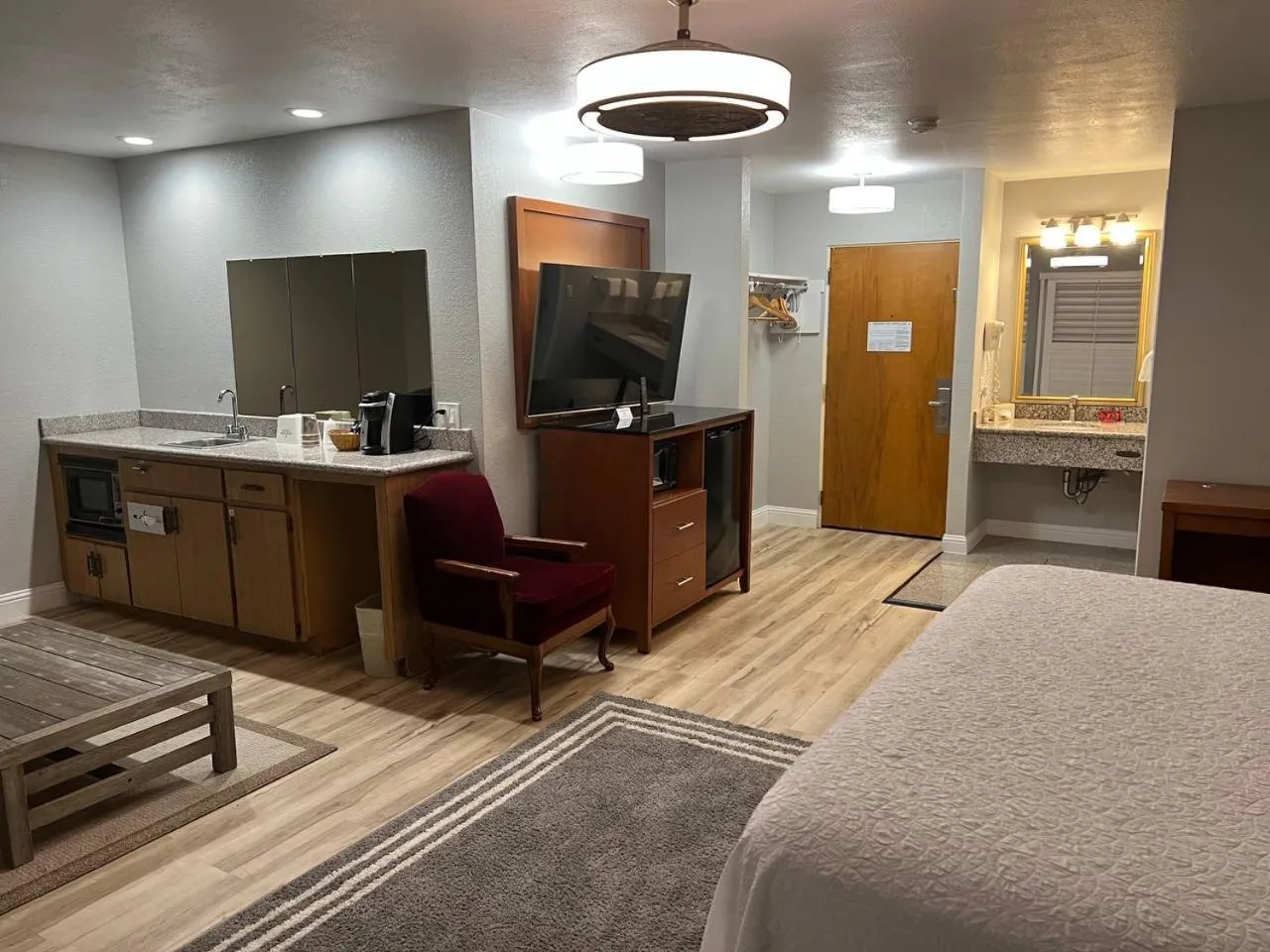 Bedroom, Bed in Pacific Coast Roadhouse - SureStay Collection by Best Western