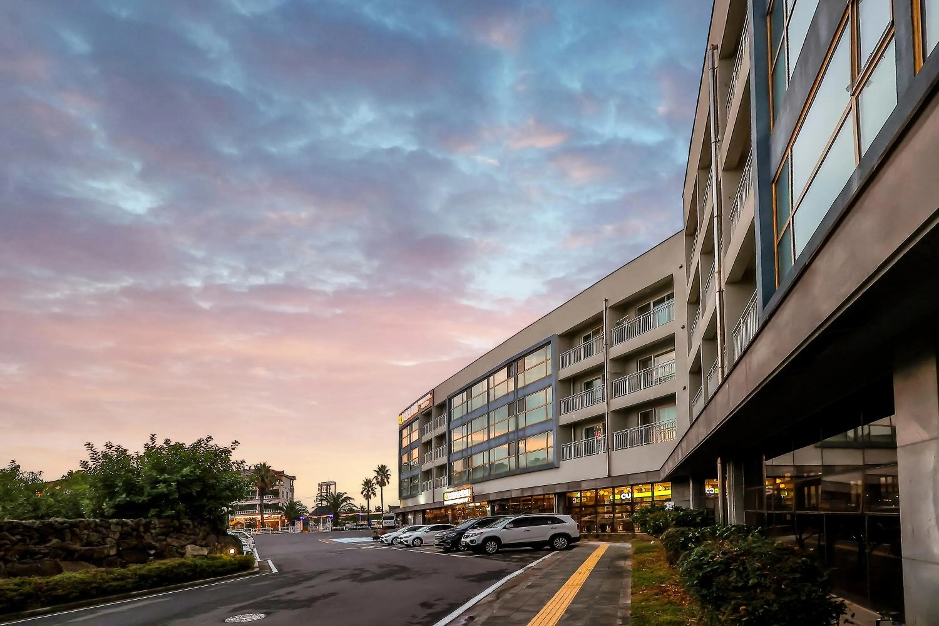 Property building in Shin Shin Hotel Jeju City