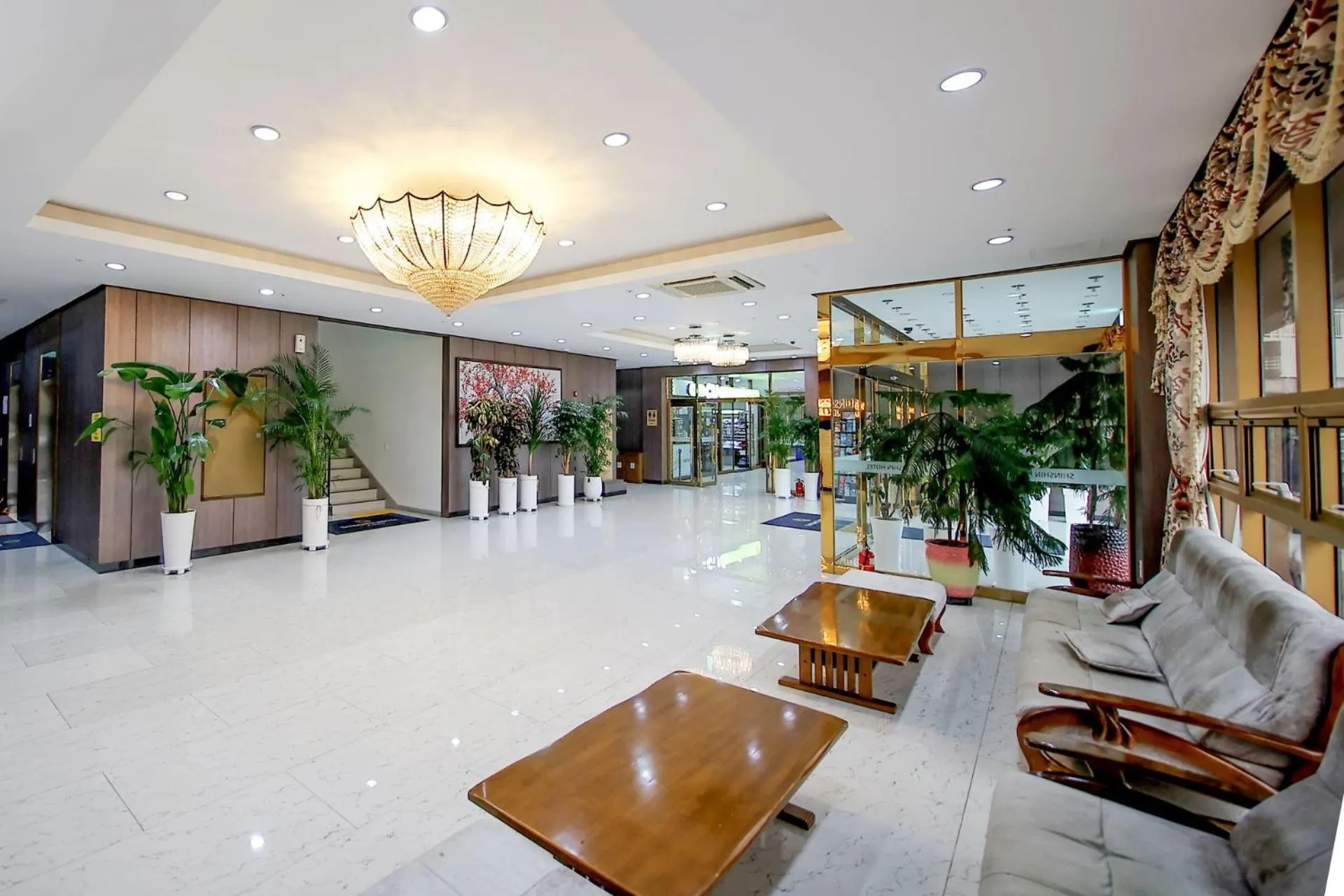 Lobby or reception in Shin Shin Hotel Jeju City