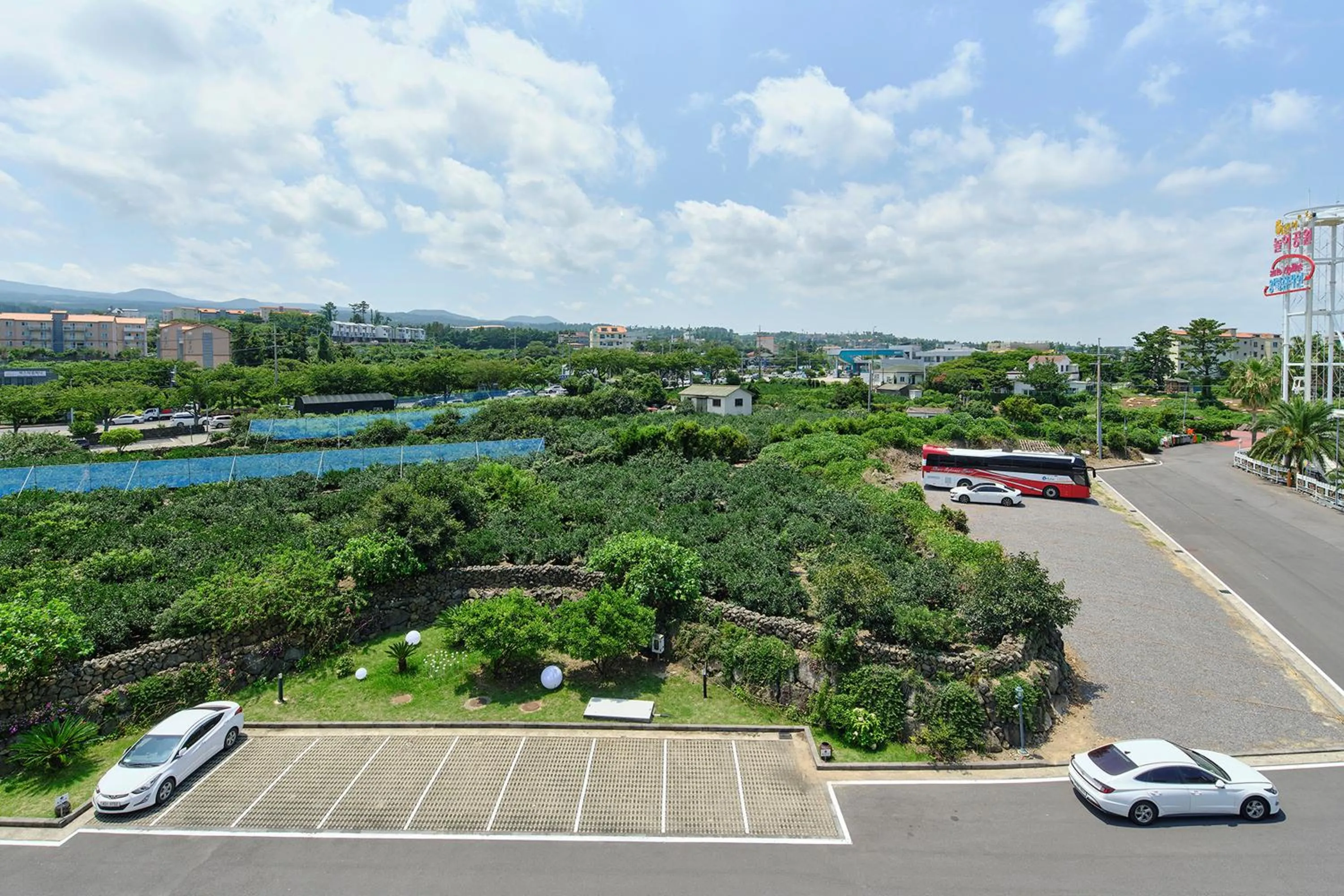 Parking in Shin Shin Hotel Jeju City