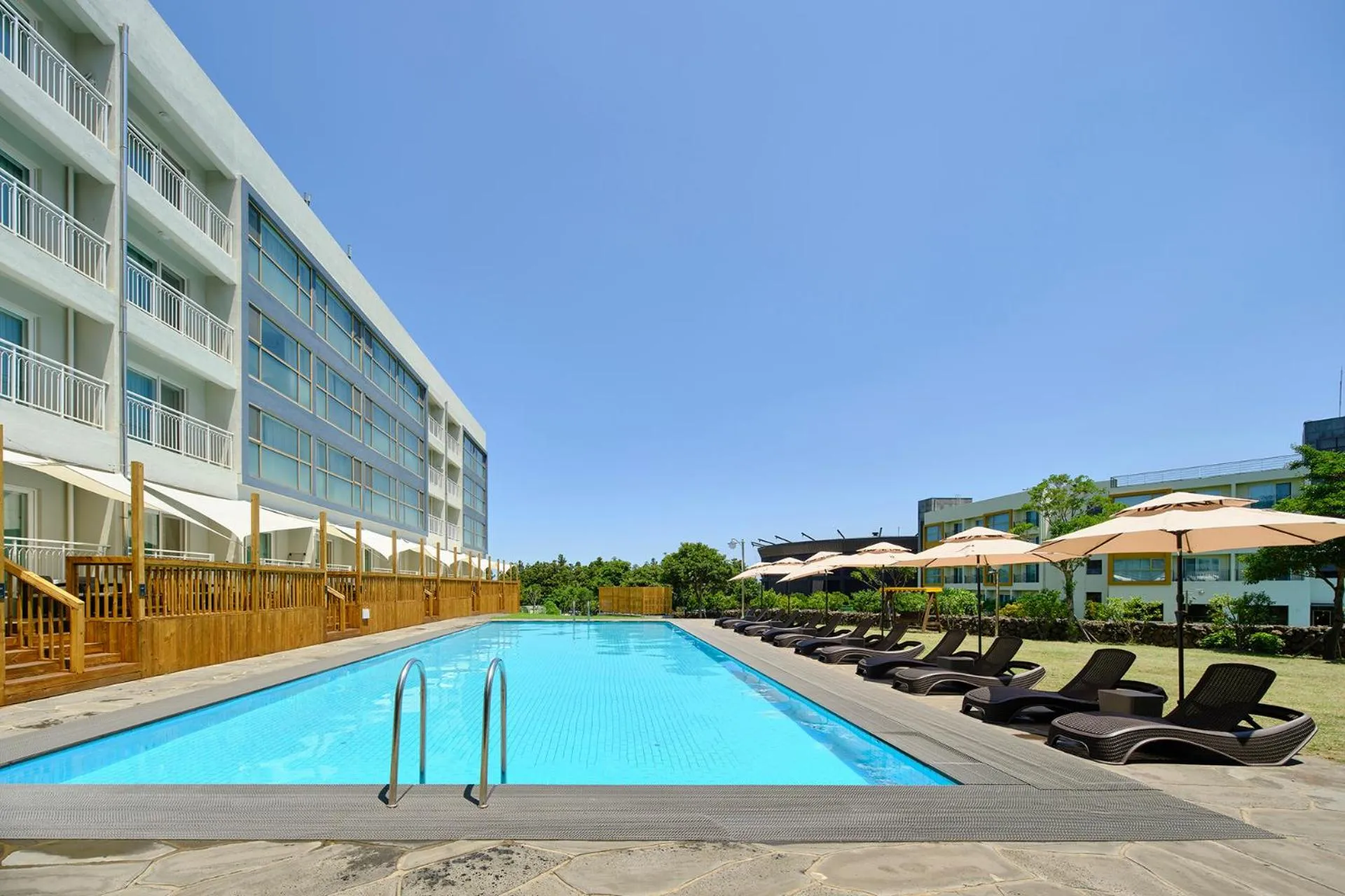 Property building in Shin Shin Hotel Jeju City