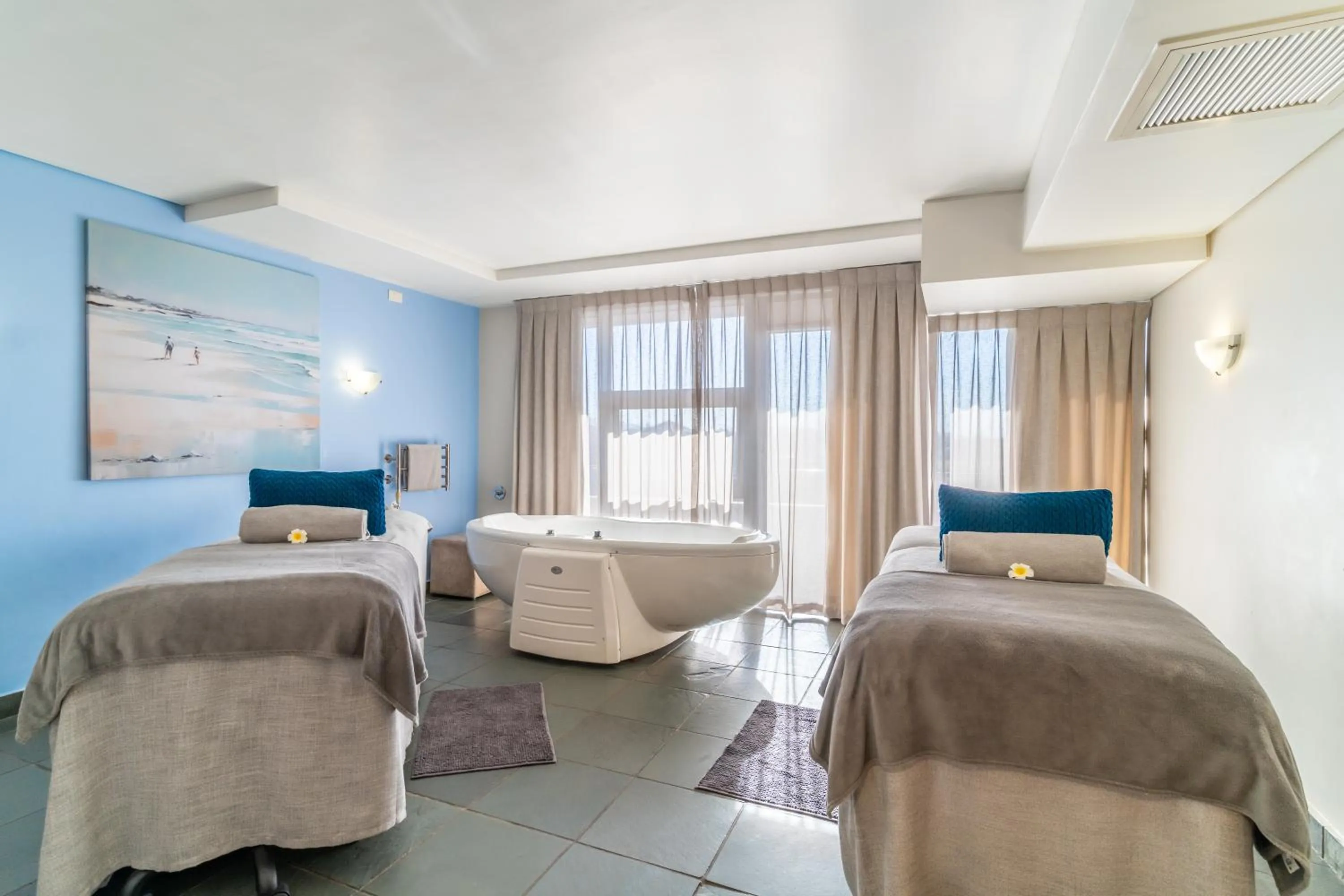 Spa and wellness centre/facilities, Bed in Lagoon Beach Hotel Apartments