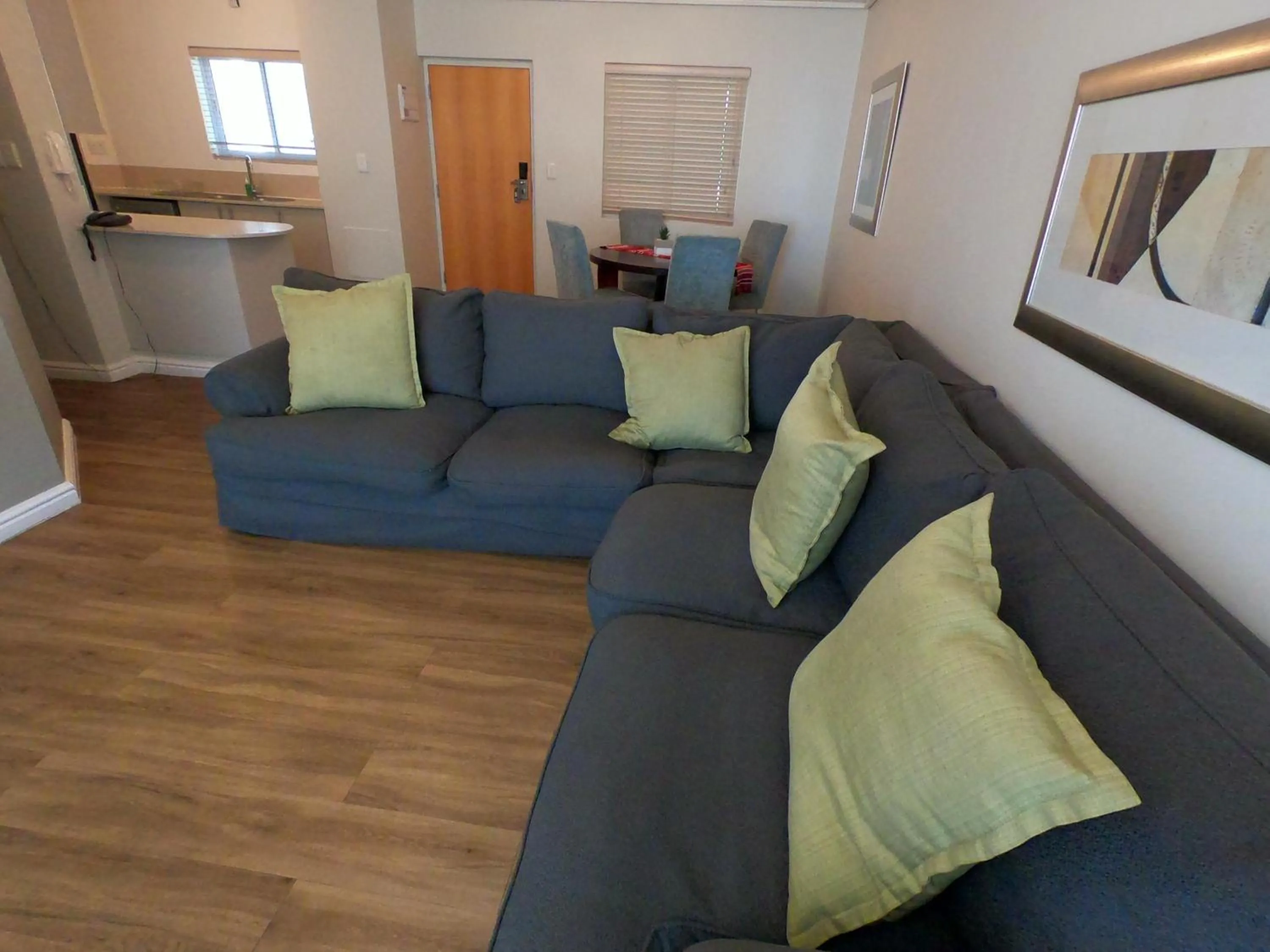 Lagoon Beach Hotel Apartments