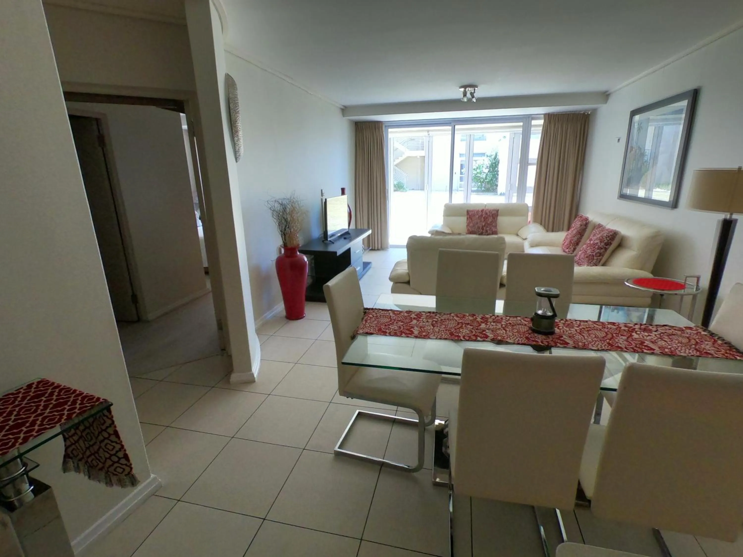 Lagoon Beach Hotel Apartments