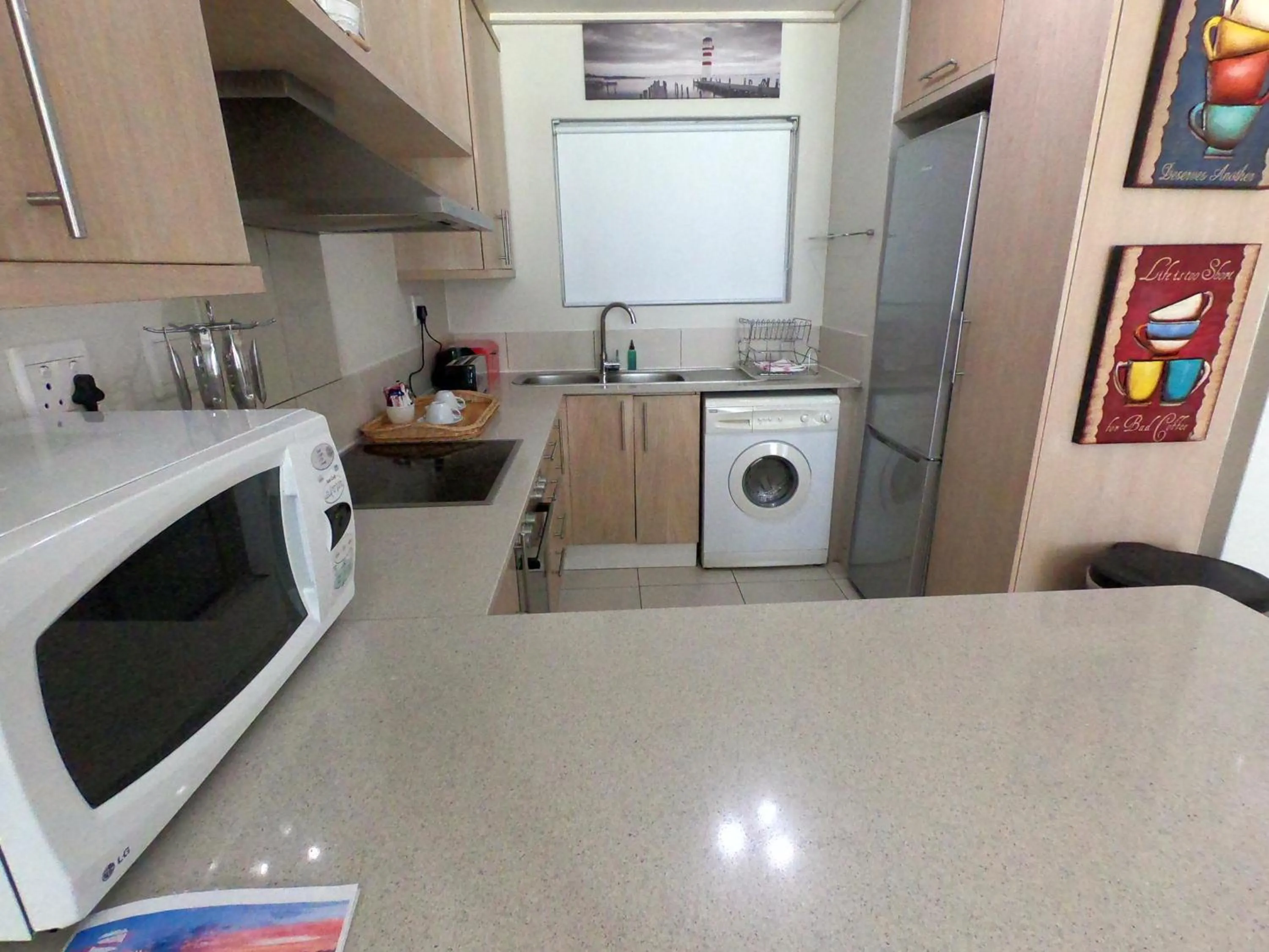 Lagoon Beach Hotel Apartments