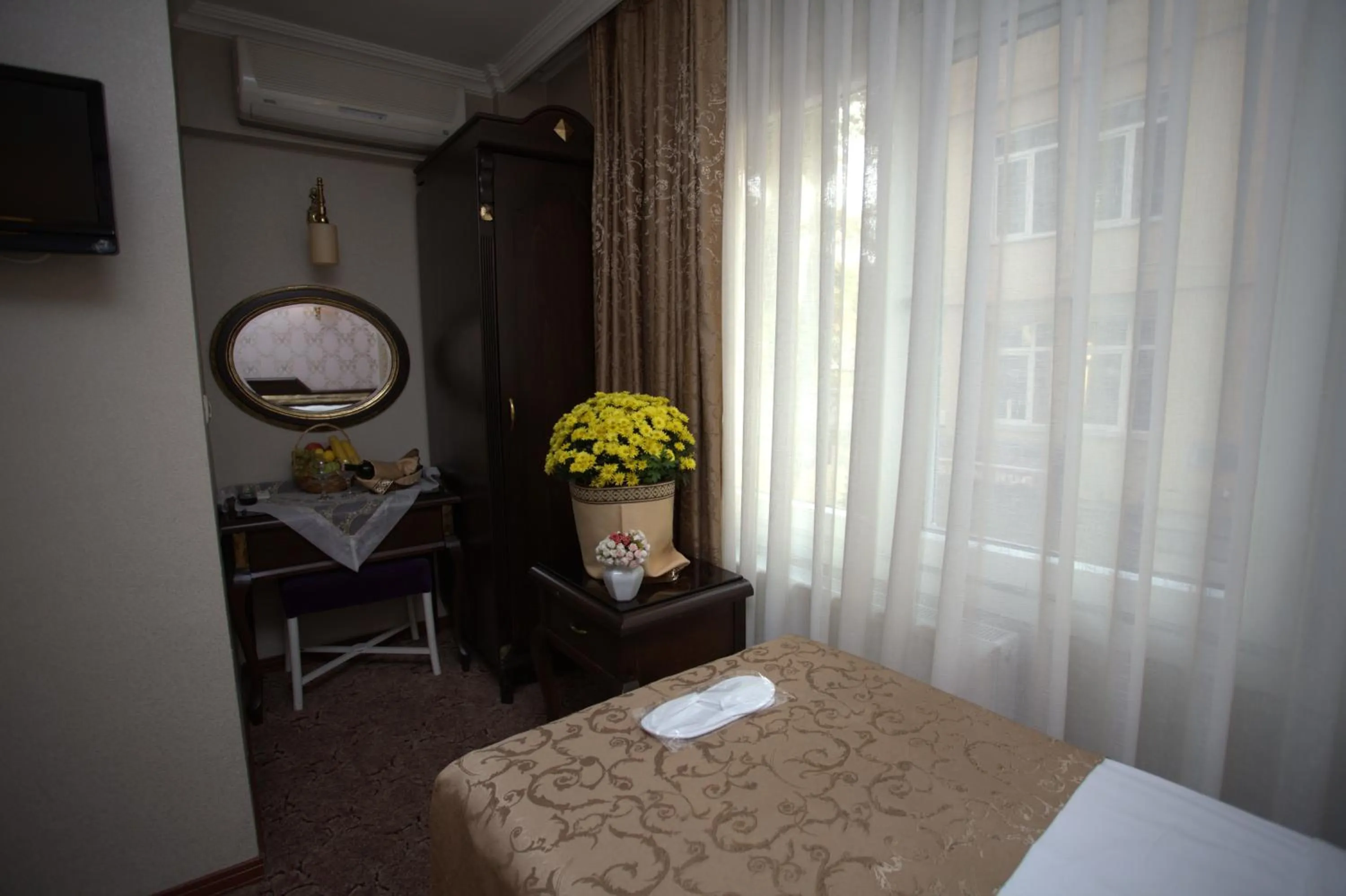 Photo of the whole room, Bed in Sultanahmet Park Hotel