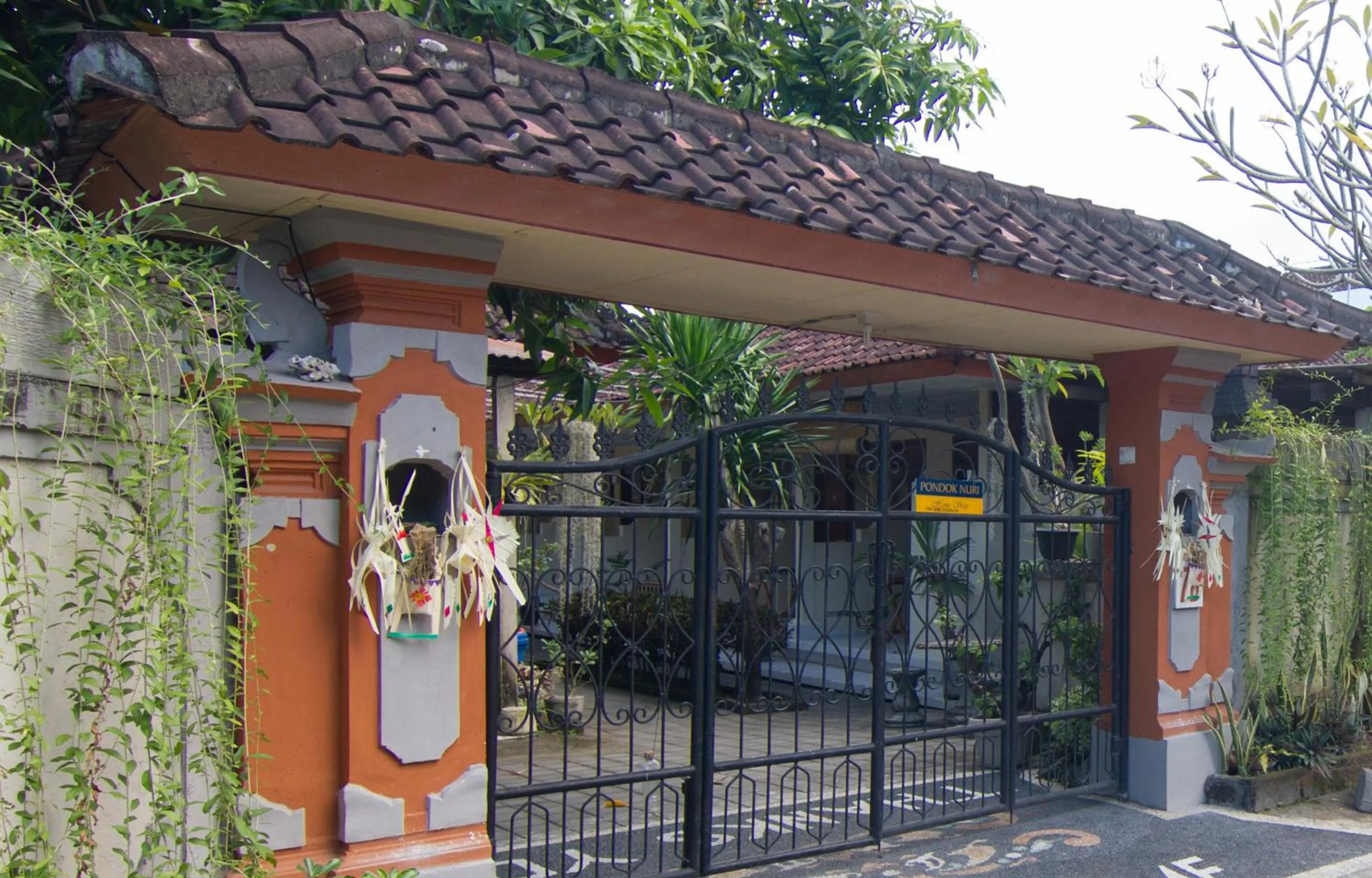 Facade/entrance in Pondok Nuri Homestay