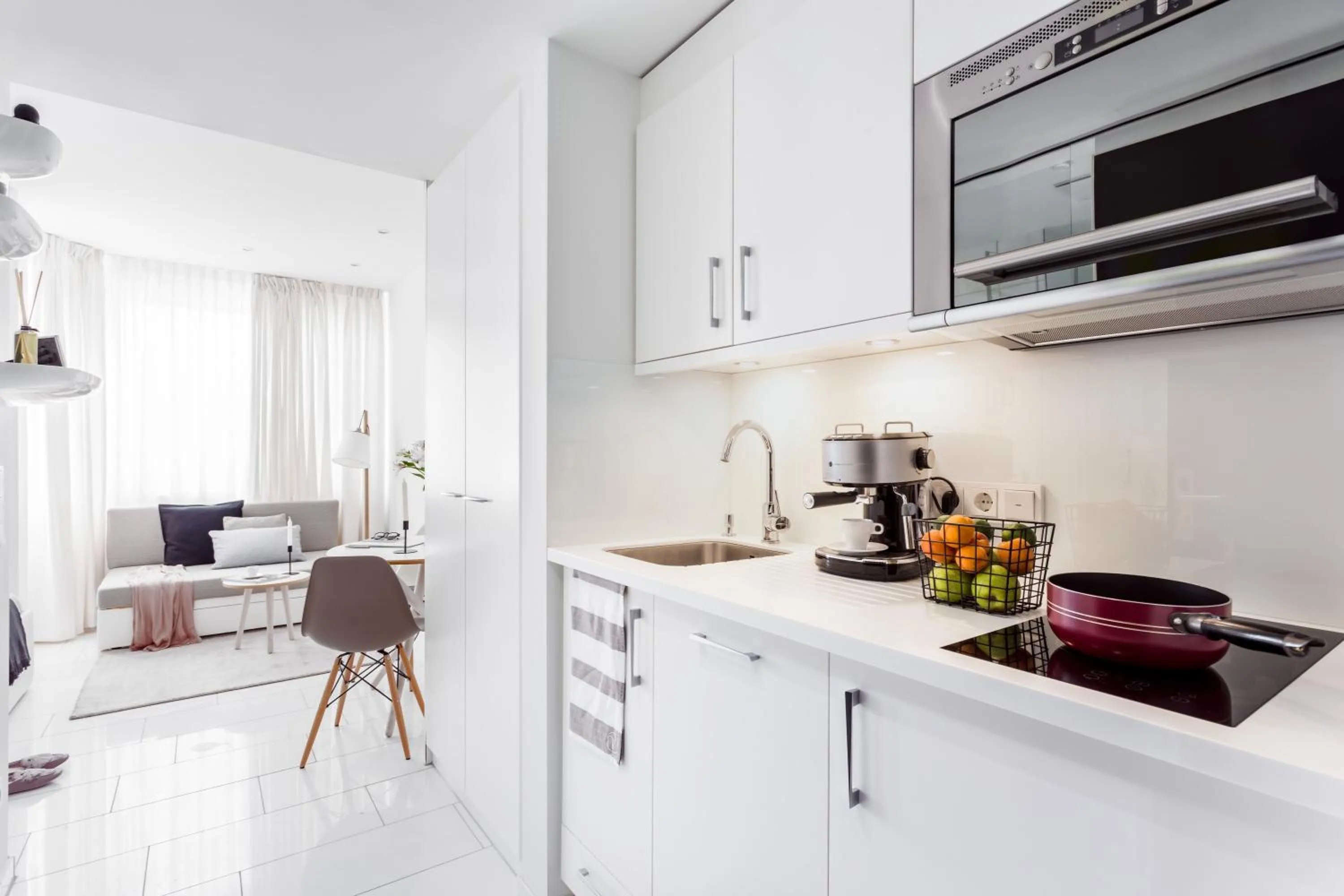 Kitchen or kitchenette in Skyreach BizzStay - Wohnen am Main