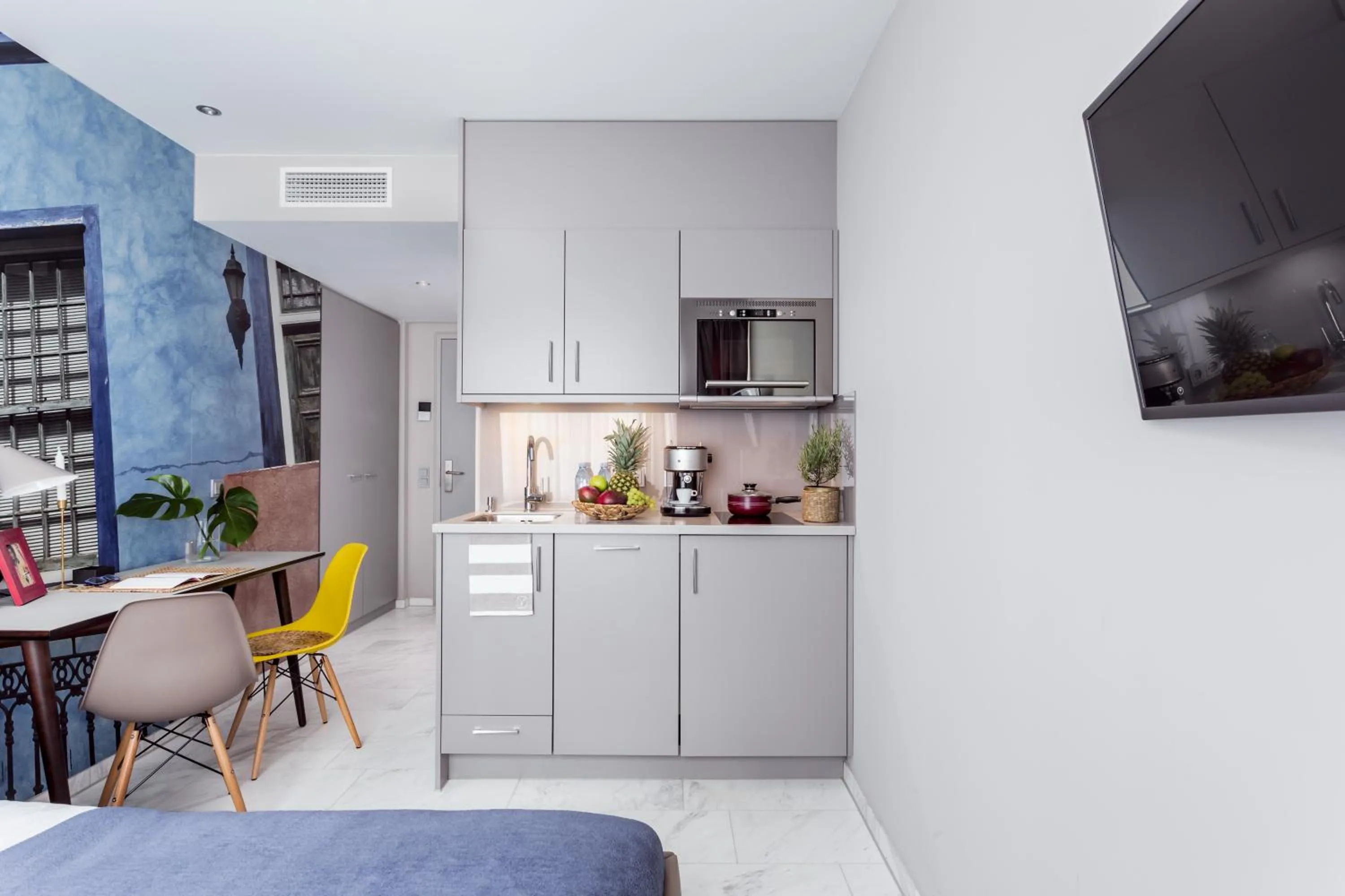 Kitchen or kitchenette in Skyreach BizzStay - Wohnen am Main