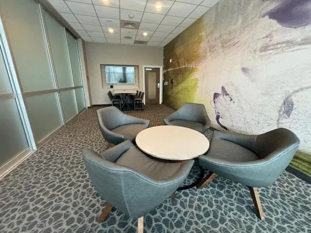 TV and multimedia in Courtyard by Marriott Deptford