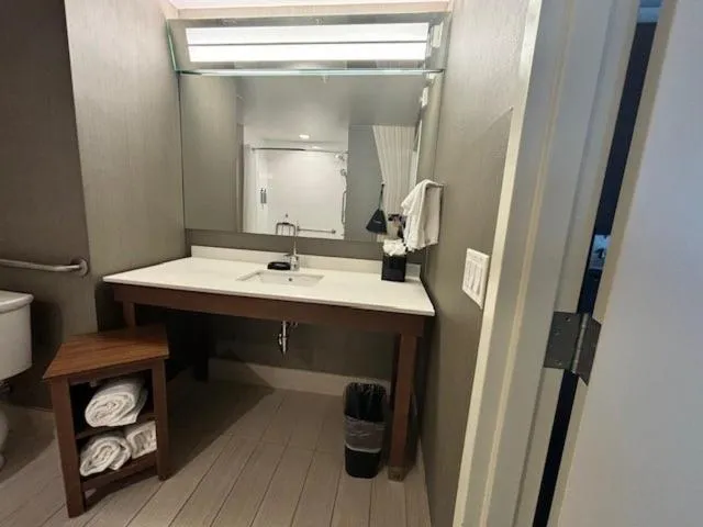 Bathroom in Courtyard by Marriott Deptford