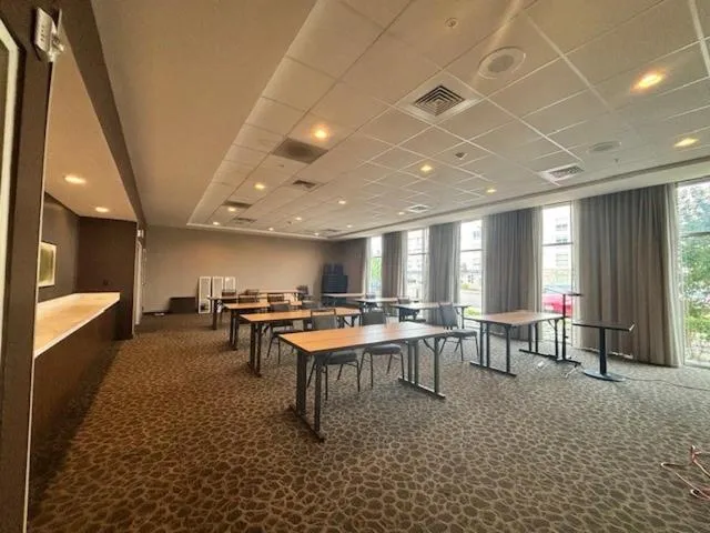 Seating area in Courtyard by Marriott Deptford