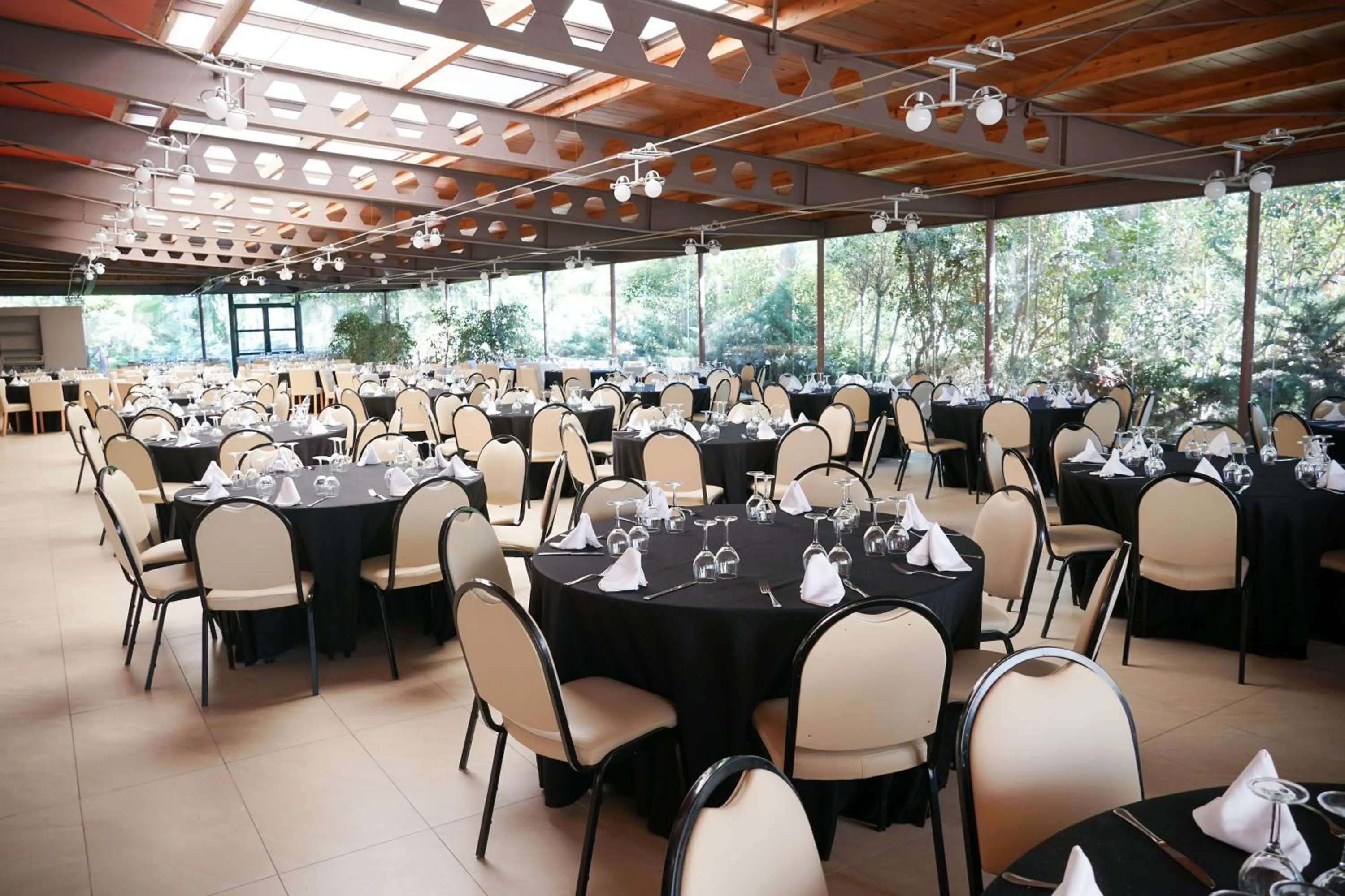 Restaurant/places to eat in Ohtels Vil·la Romana